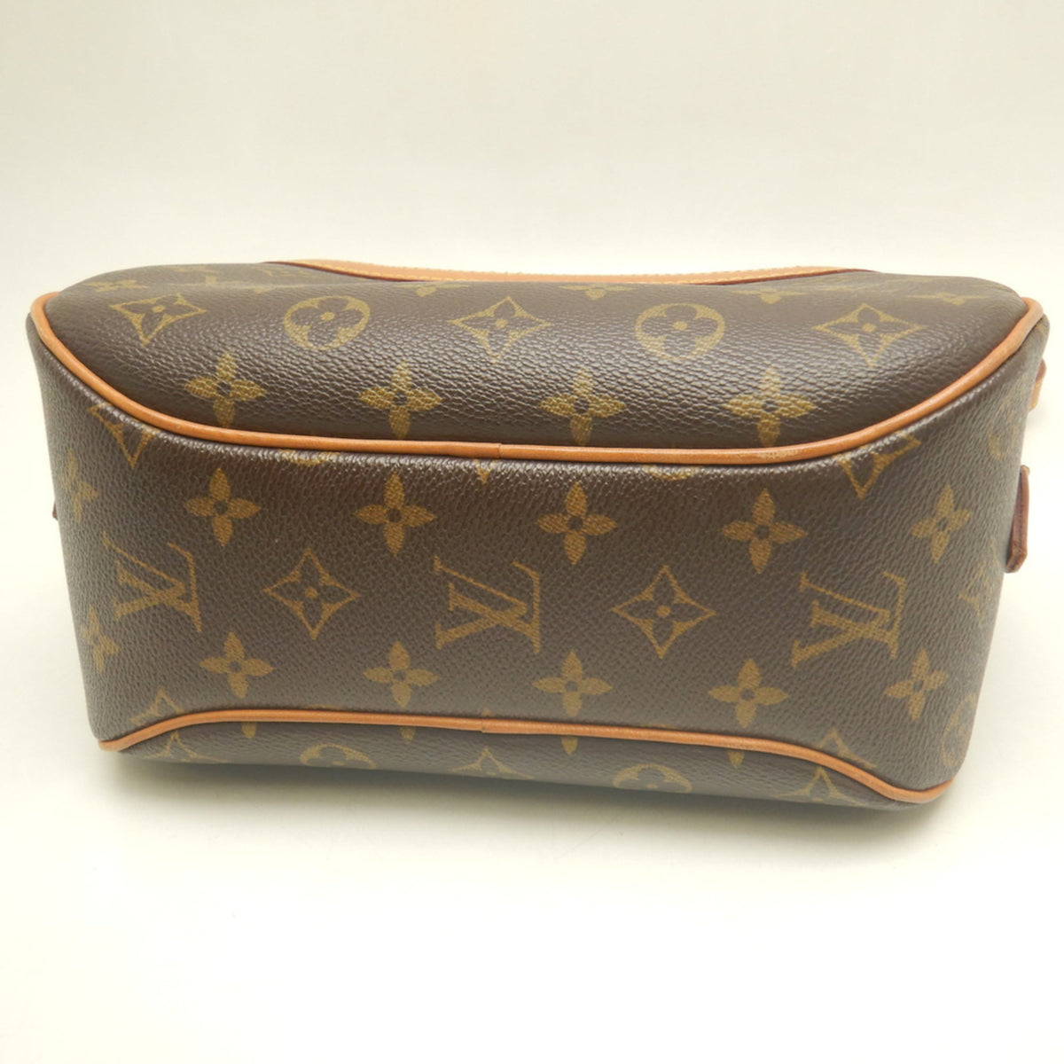 Louis Vuitton Brown Monogram Canvas Shoulder Bag (Pre-Owned)