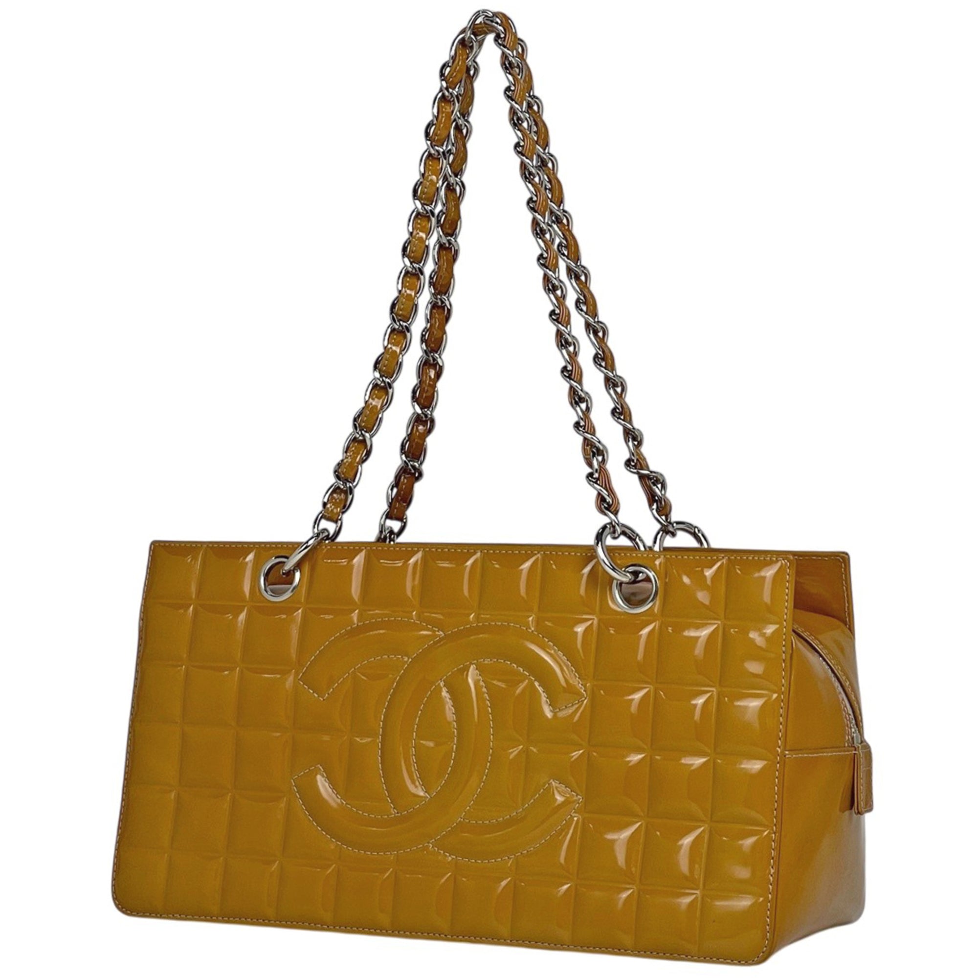 Chanel Brown Patent Leather Shoulder Bag (Pre-Owned)