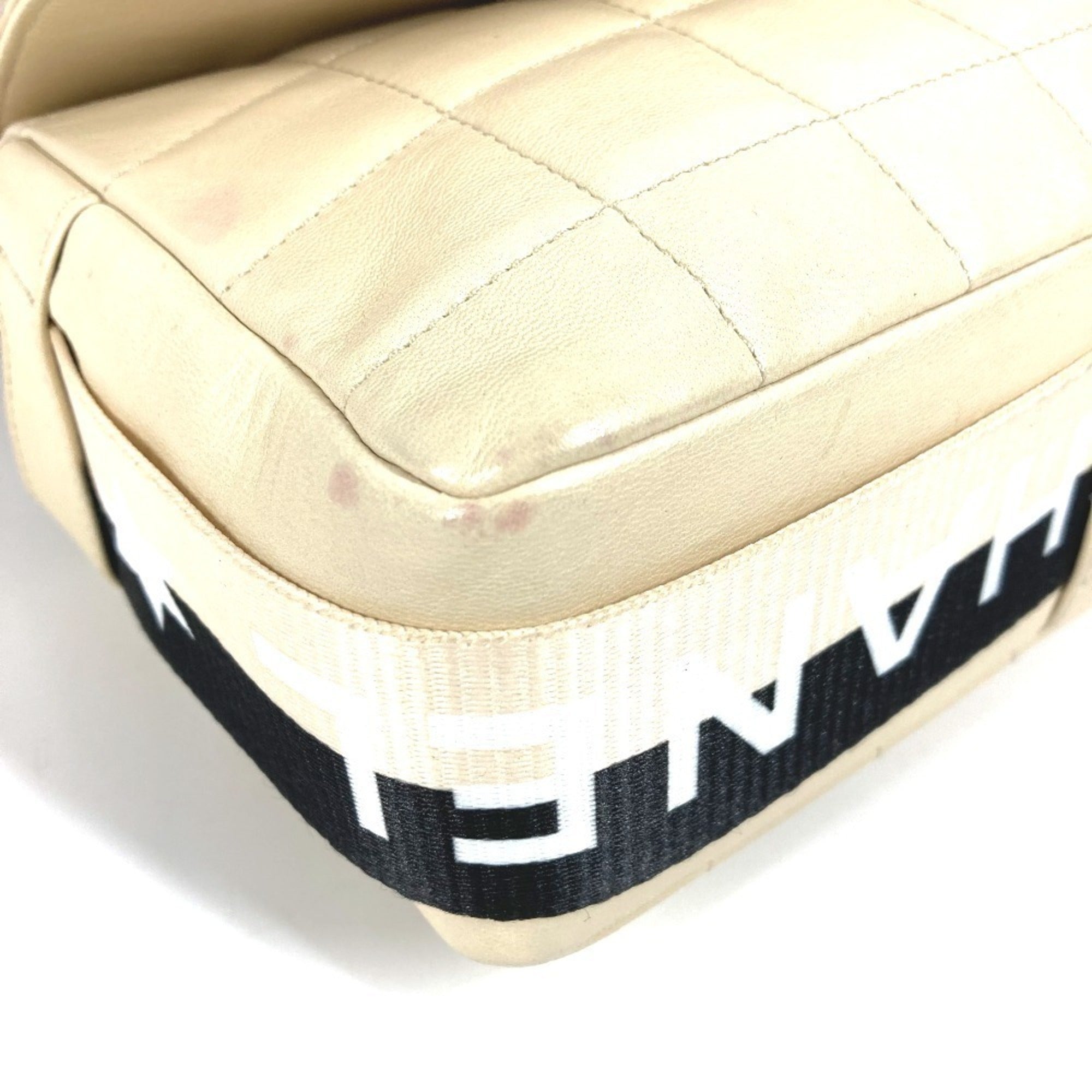 Chanel Chocolate Bar Black White Leather Pochette Shoulder Bag (Pre-Owned)