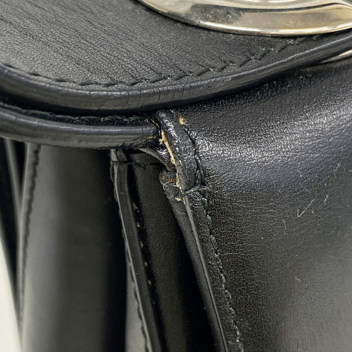 Salvatore Ferragamo Black Leather Handbag (Pre-Owned)