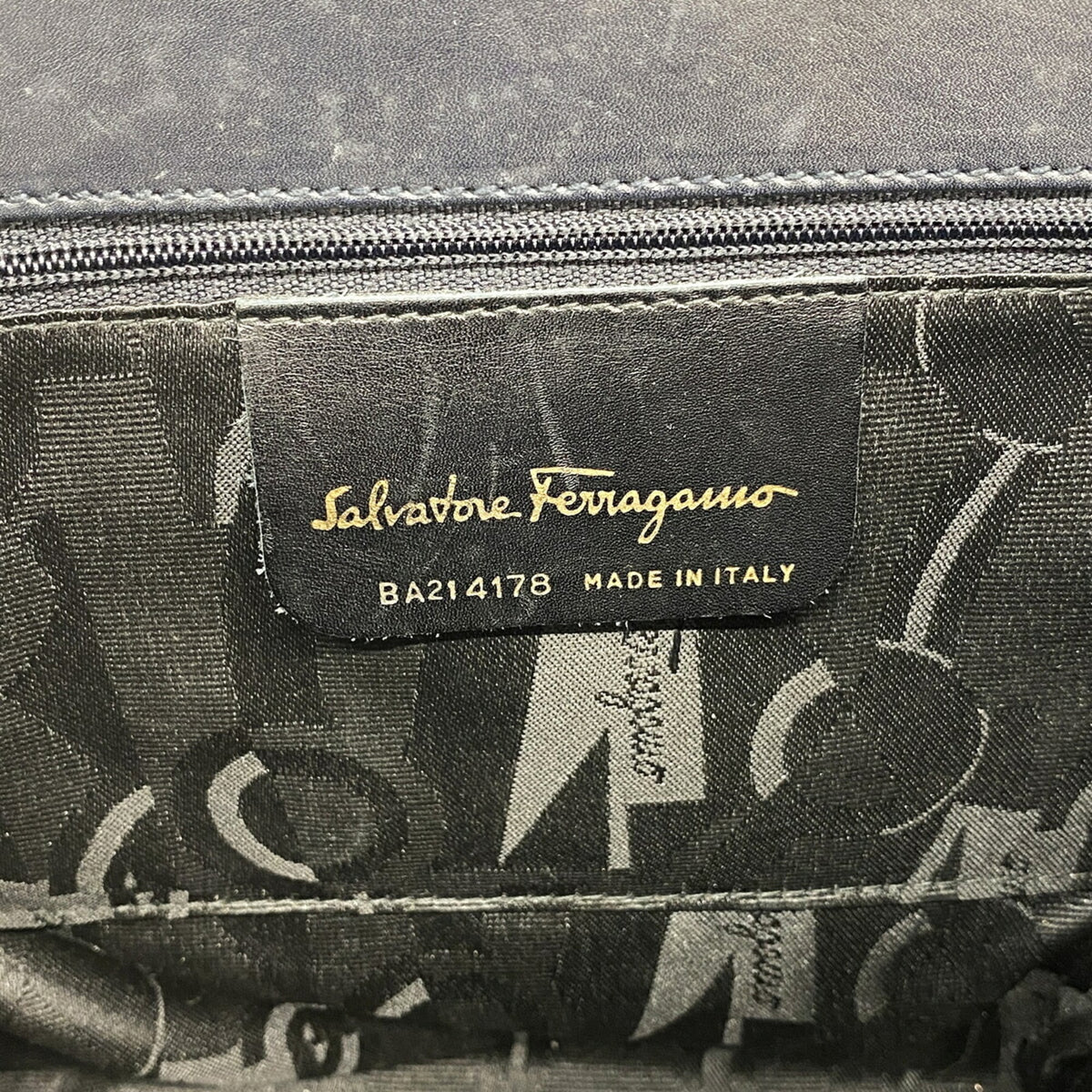 Salvatore Ferragamo Navy Leather Handbag (Pre-Owned)