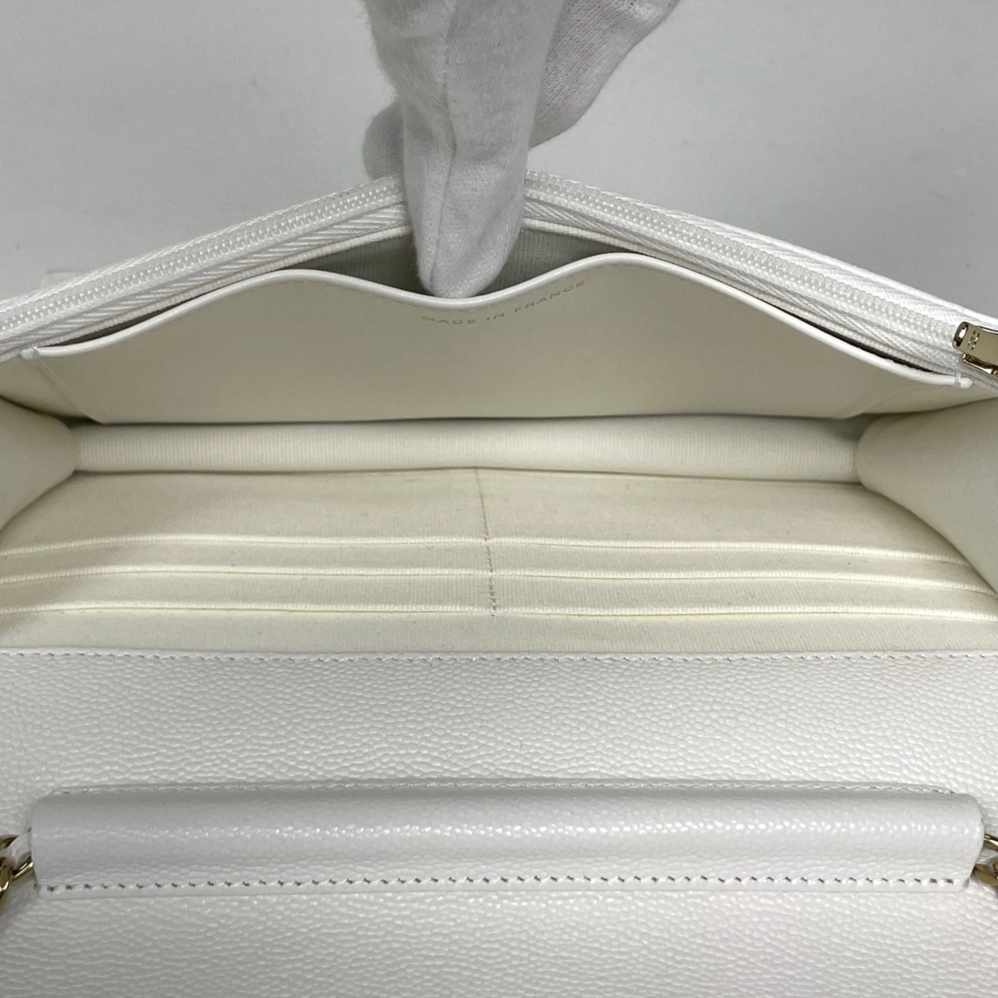 Chanel White Grained Calfskin Chain/Shoulder Wallet (Pre-Owned)