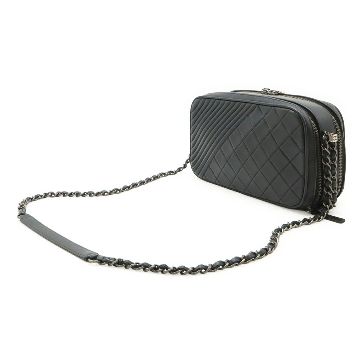 Chanel Black Leather Pochette Shoulder Bag (Pre-Owned)