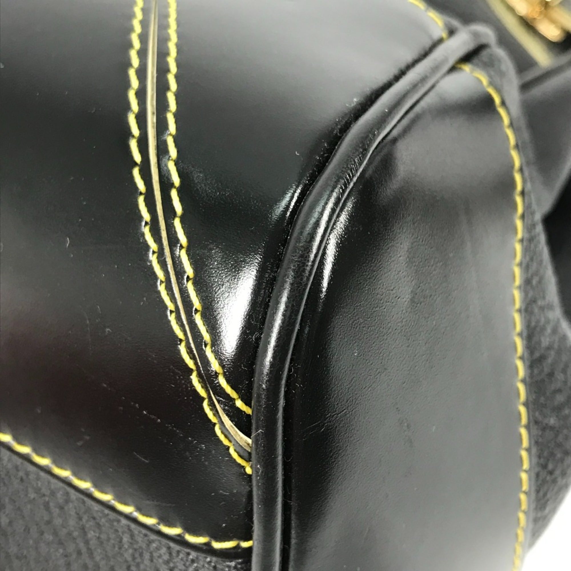 Louis Vuitton Black Leather Handbag (Pre-Owned)