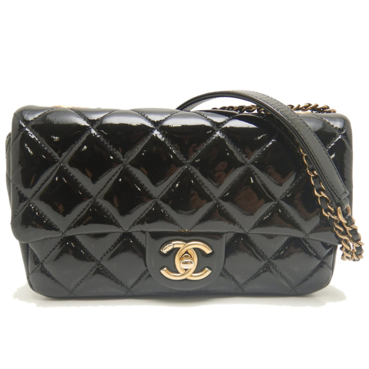 Chanel Matelasse Black Patent Leather Shoulder Bag (Pre-Owned)