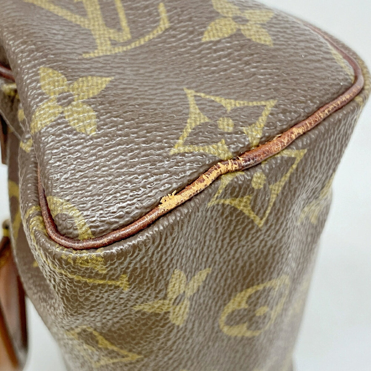 Louis Vuitton Brown Handbag (Pre-Owned)