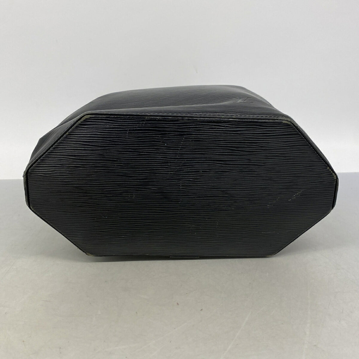 Louis Vuitton Noir Sling Bag (Pre-Owned)