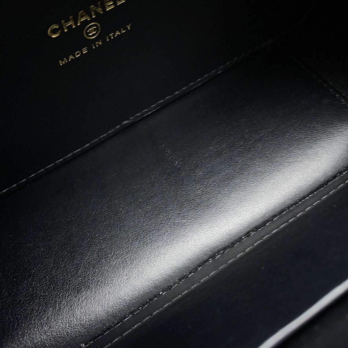 Chanel Matelasse Black Grained Calfskin Handbag Shoulder Bag (Pre-Owned)