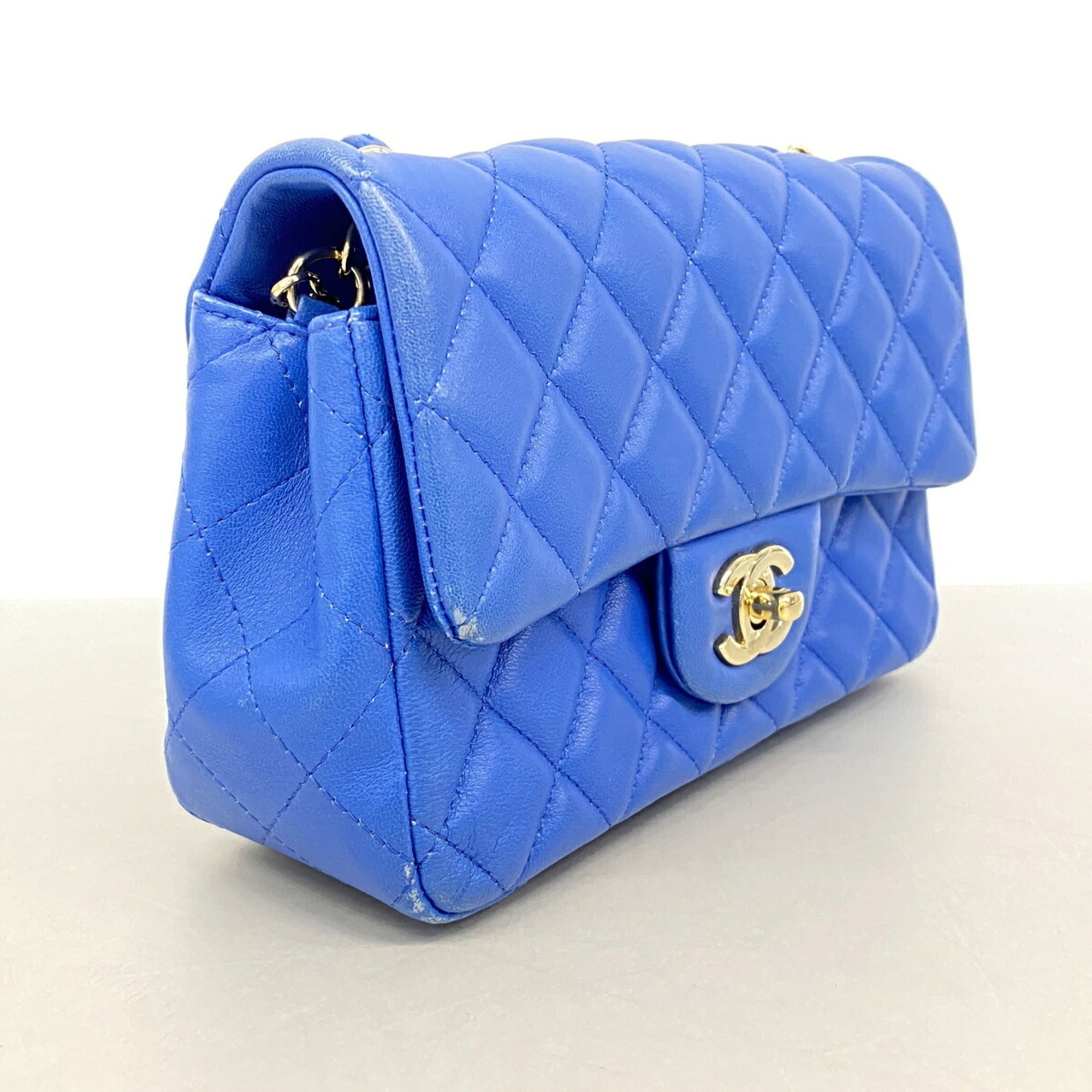 Chanel Blue Leather Shoulder Bag (Pre-Owned)