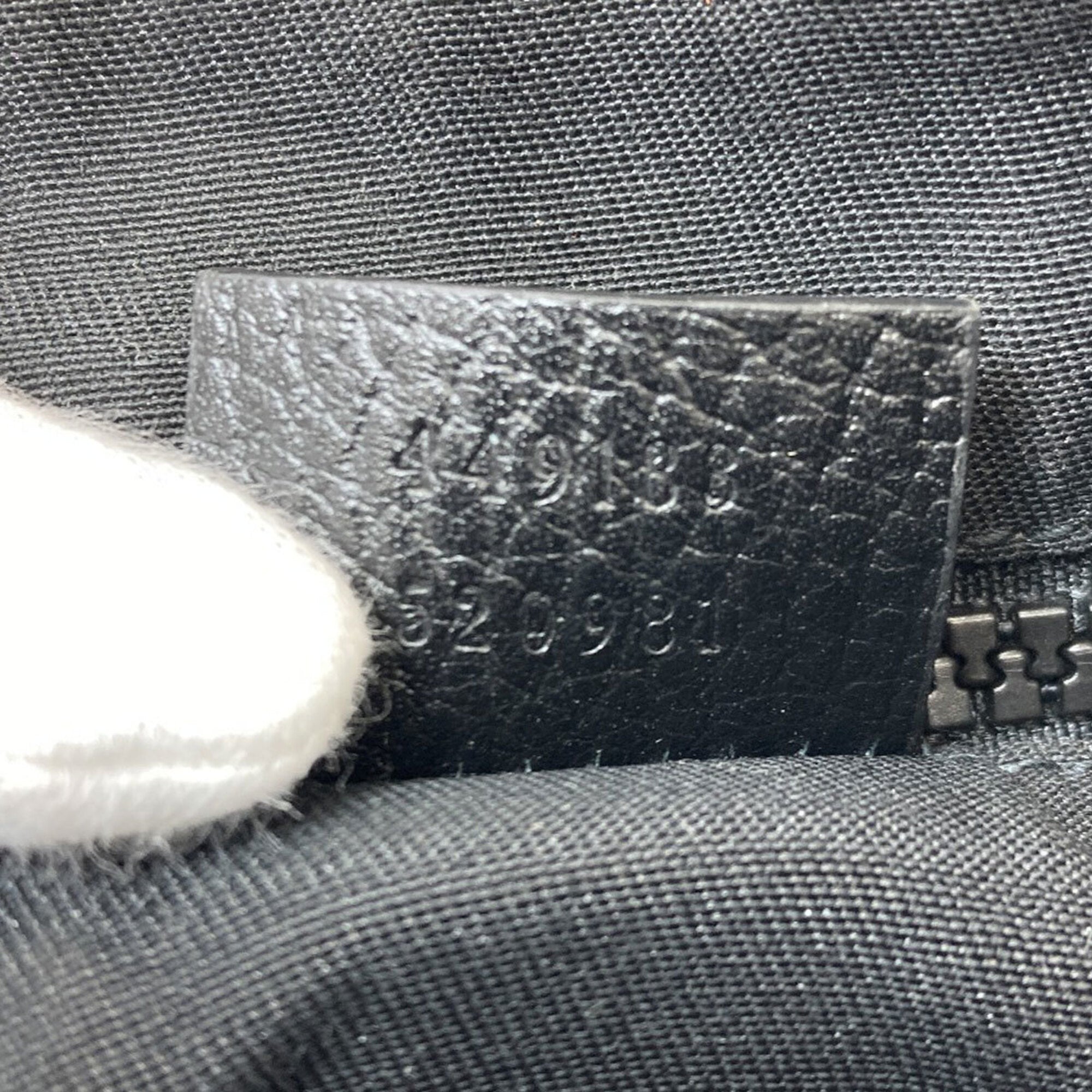 Gucci Black Nylon Shoulder Bag (Pre-Owned)