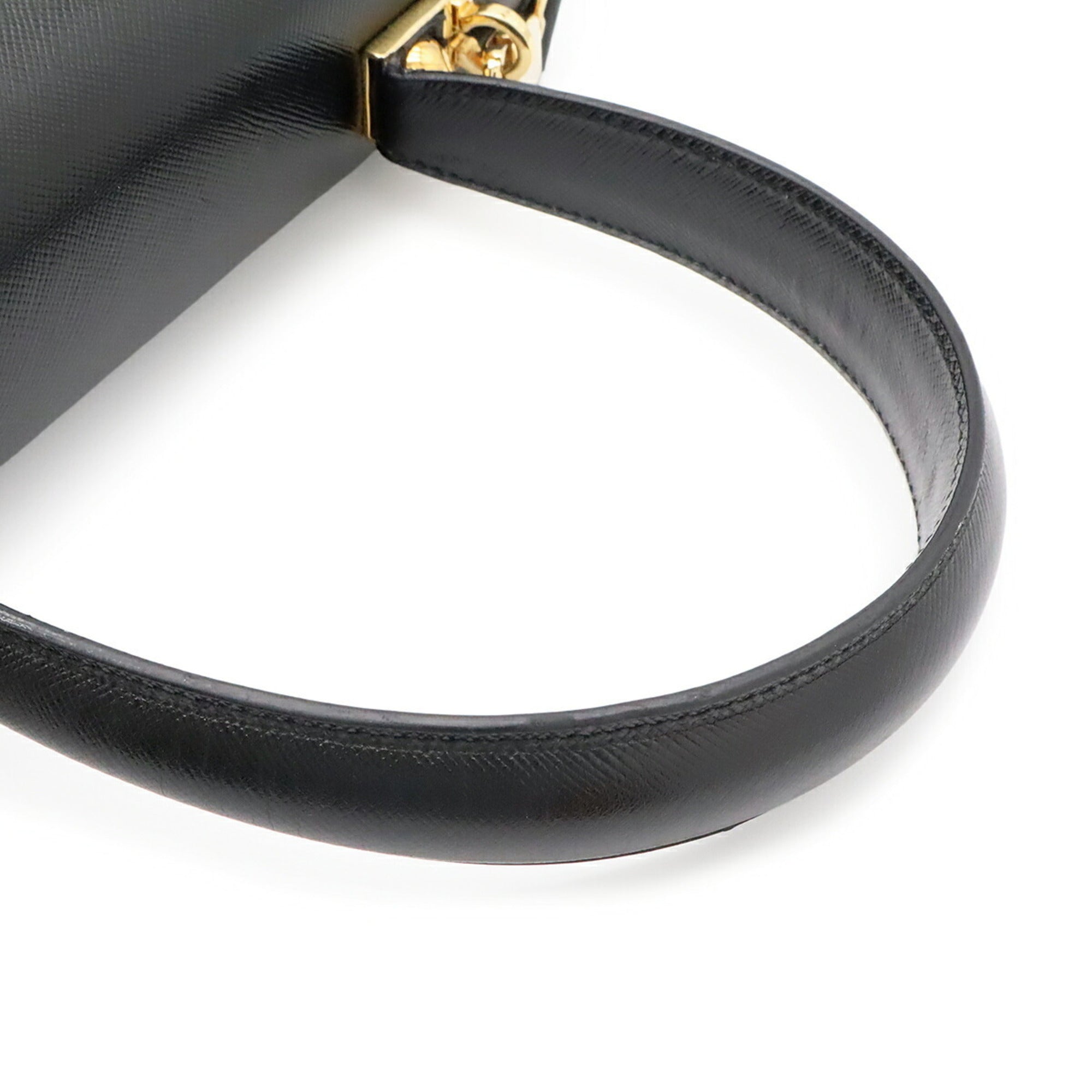 Salvatore Ferragamo Black Leather Handbag Shoulder Bag (Pre-Owned)