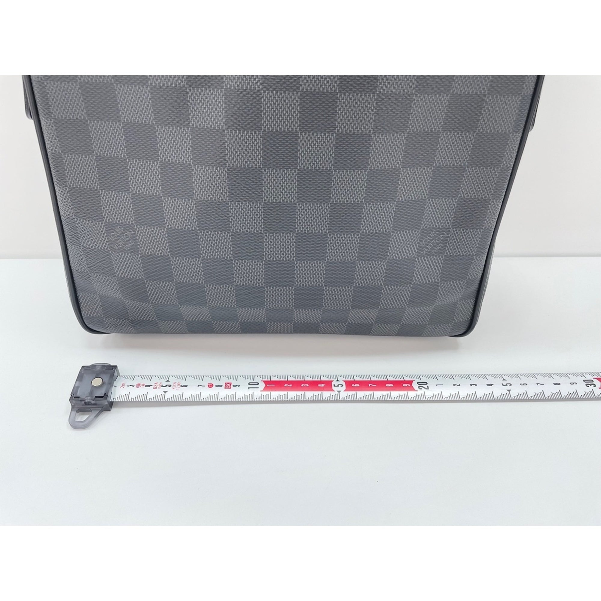 Louis Vuitton Black Shoulder Bag (Pre-Owned)