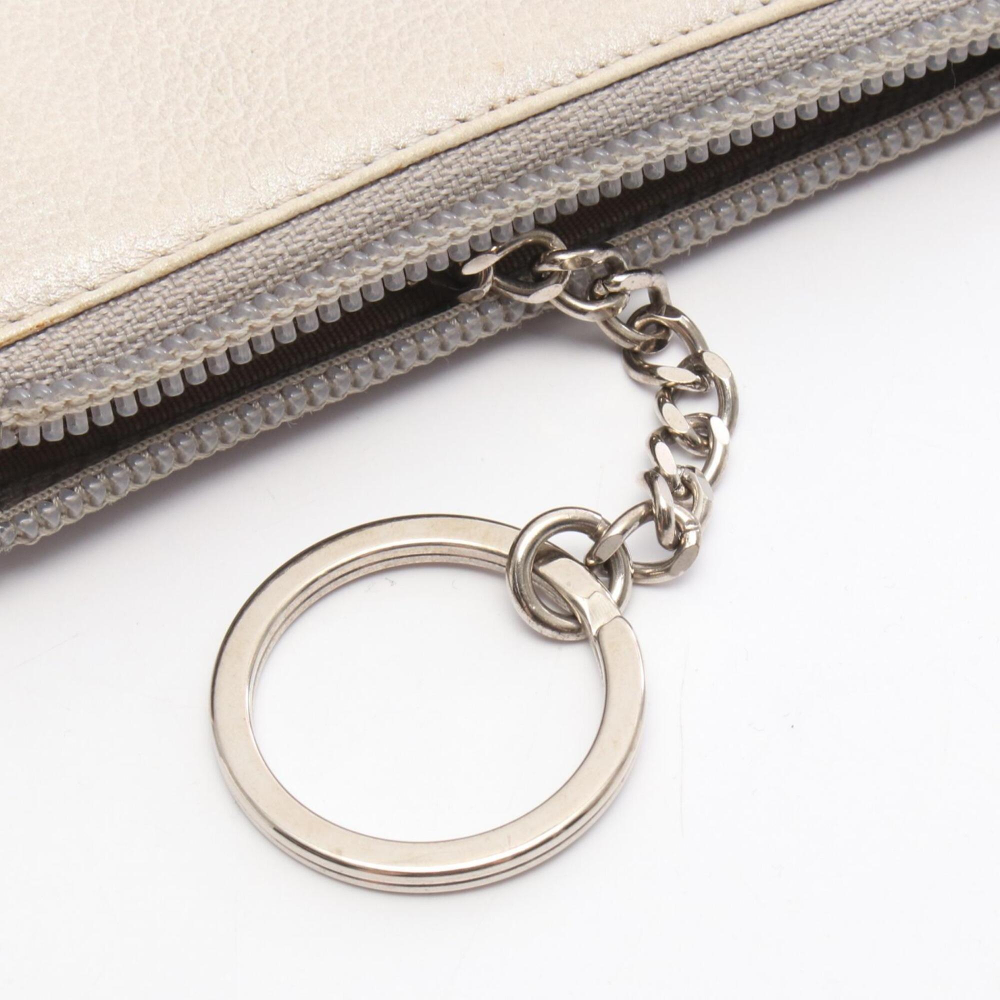Chanel Silver Leather Coin Purse/Coin Case (Pre-Owned)