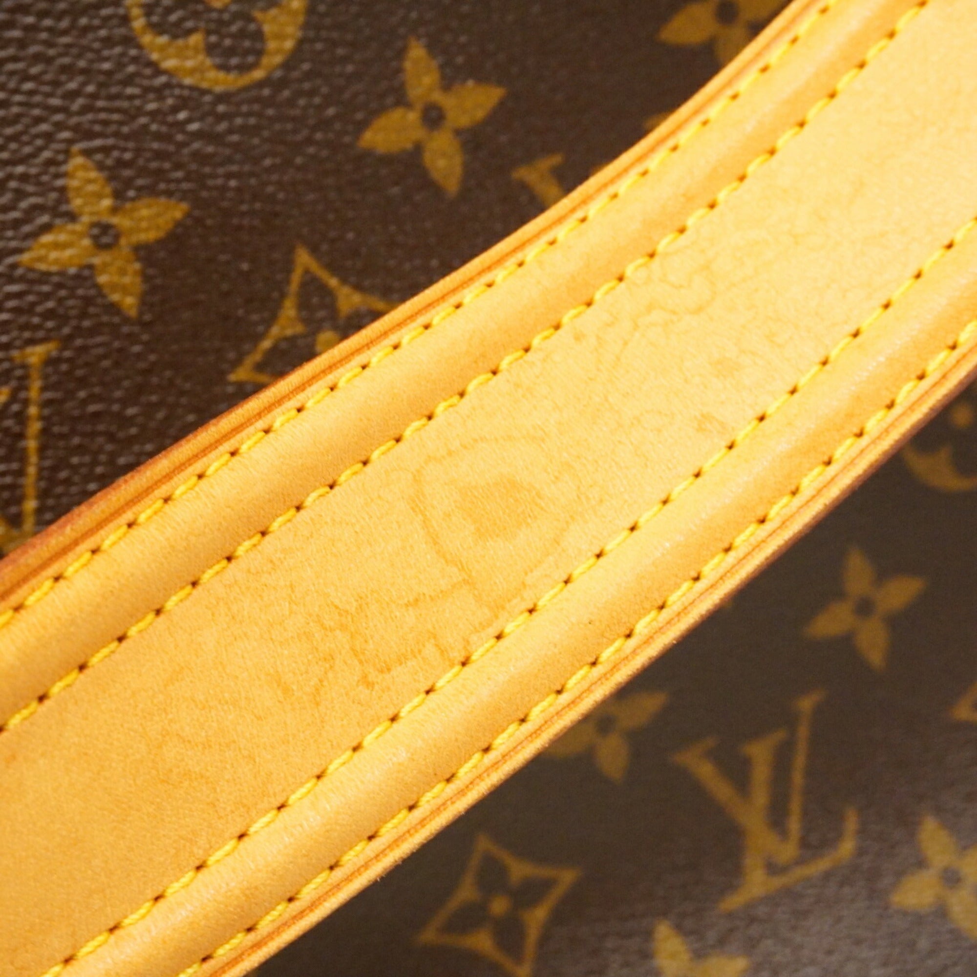 Louis Vuitton Brown Shoulder Bag (Pre-Owned)