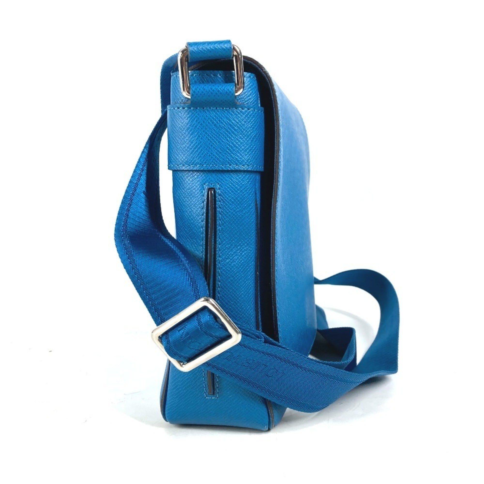 Louis Vuitton Blue Taiga Leather Messenger Bag Shoulder Bag (Pre-Owned)