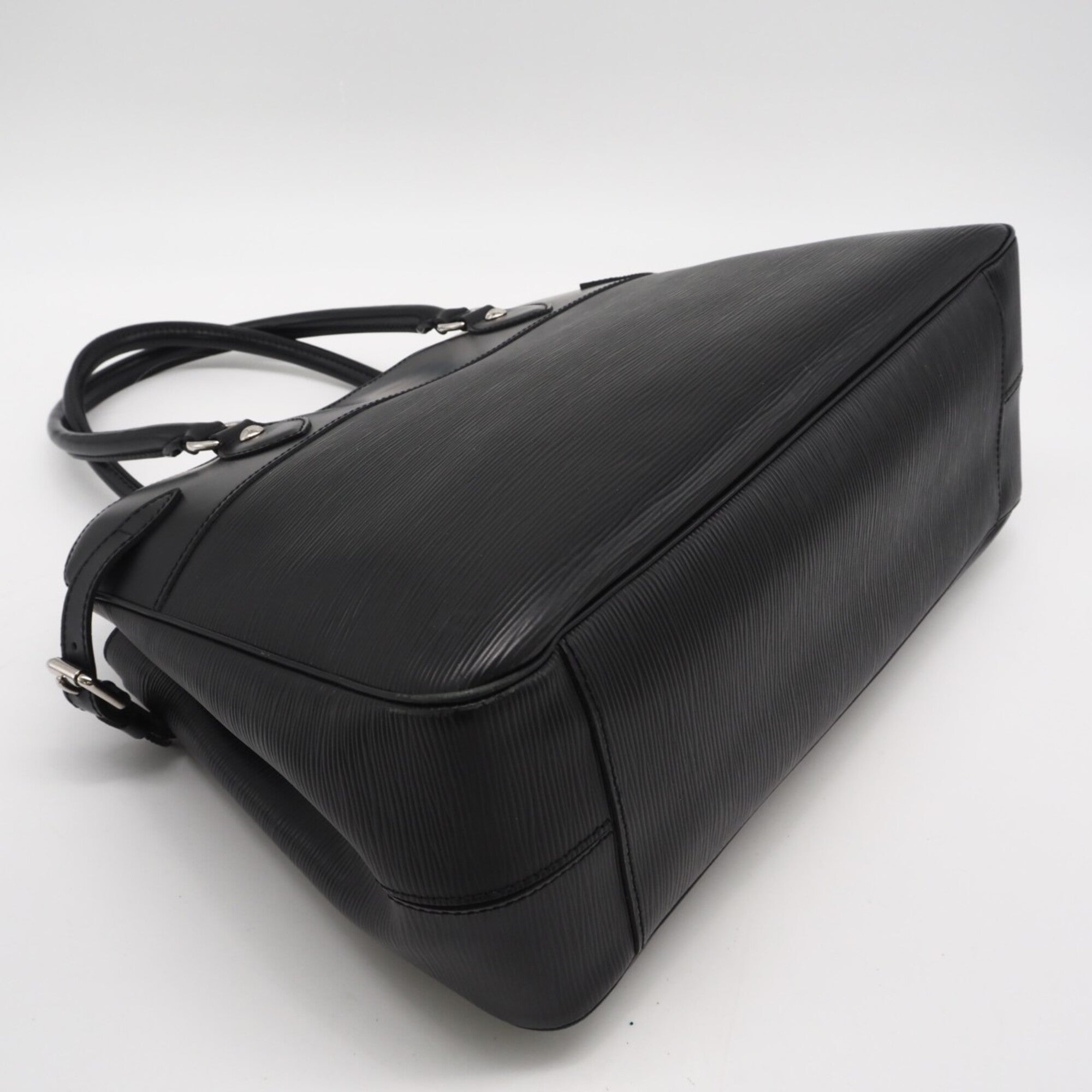 Louis Vuitton Black Leather Handbag (Pre-Owned)