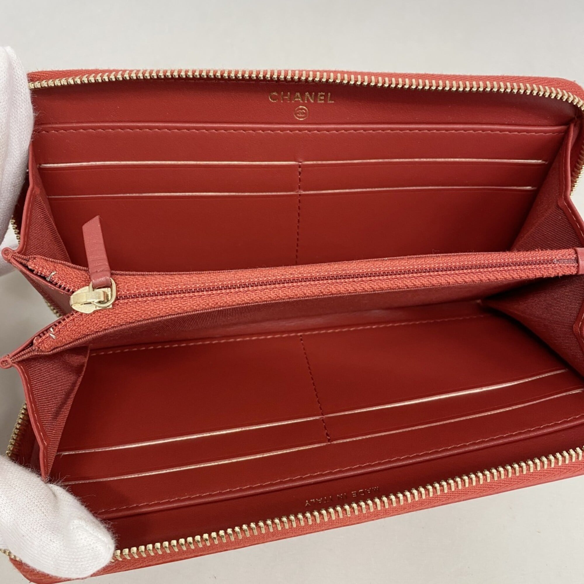 Chanel Red Color Grained Calfskin Long Wallet (Bi-Fold) (Pre-Owned)