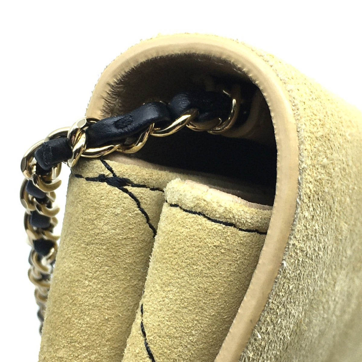 Chanel Beige Leather Shoulder Bag (Pre-Owned)