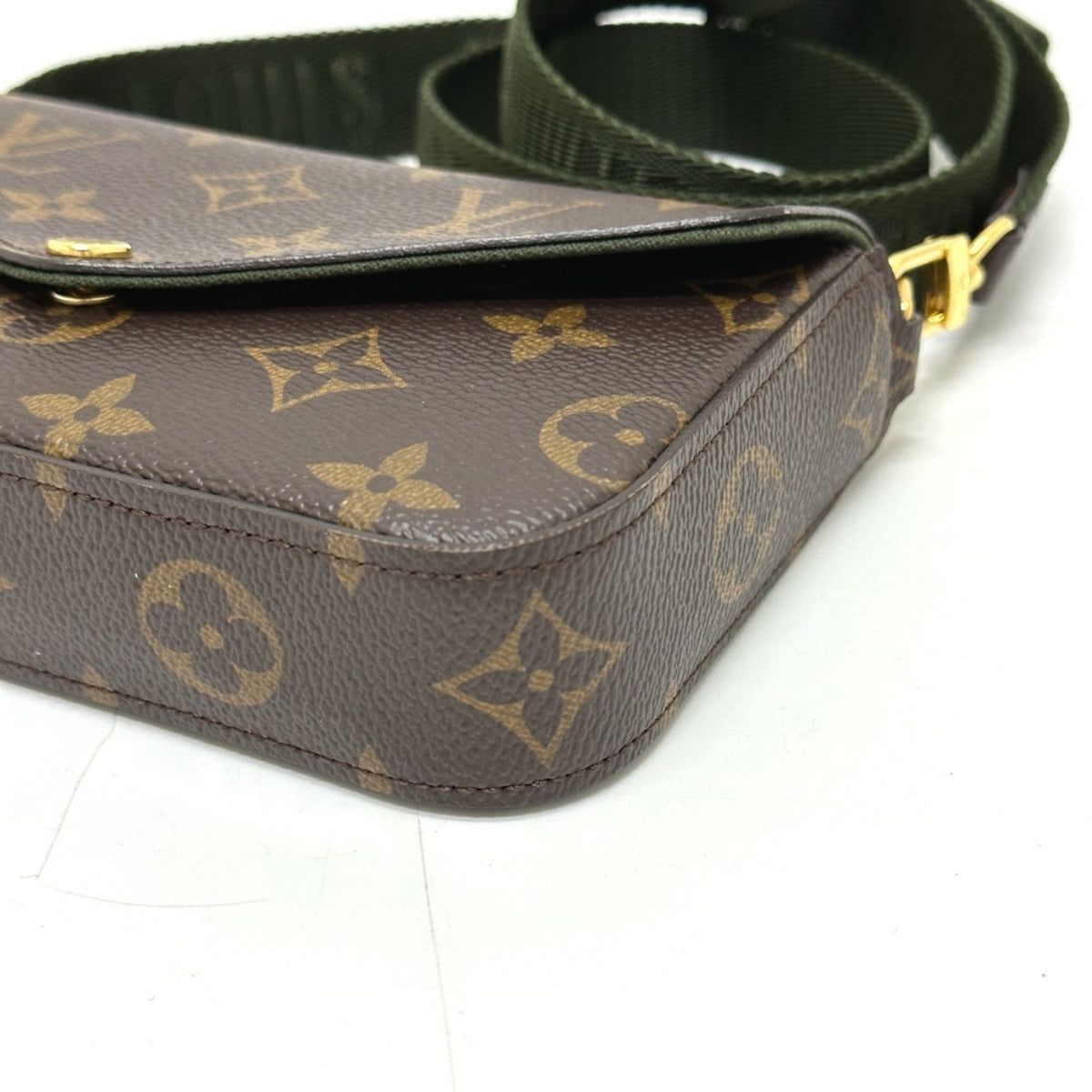 Louis Vuitton Monogram Brown Monogram Pochette Shoulder Bag (Pre-Owned)