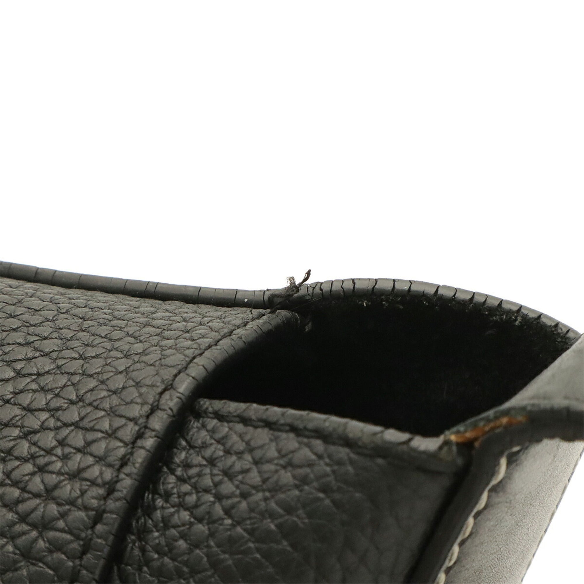 Loewe Black Leather Shoulder Bag (Pre-Owned)