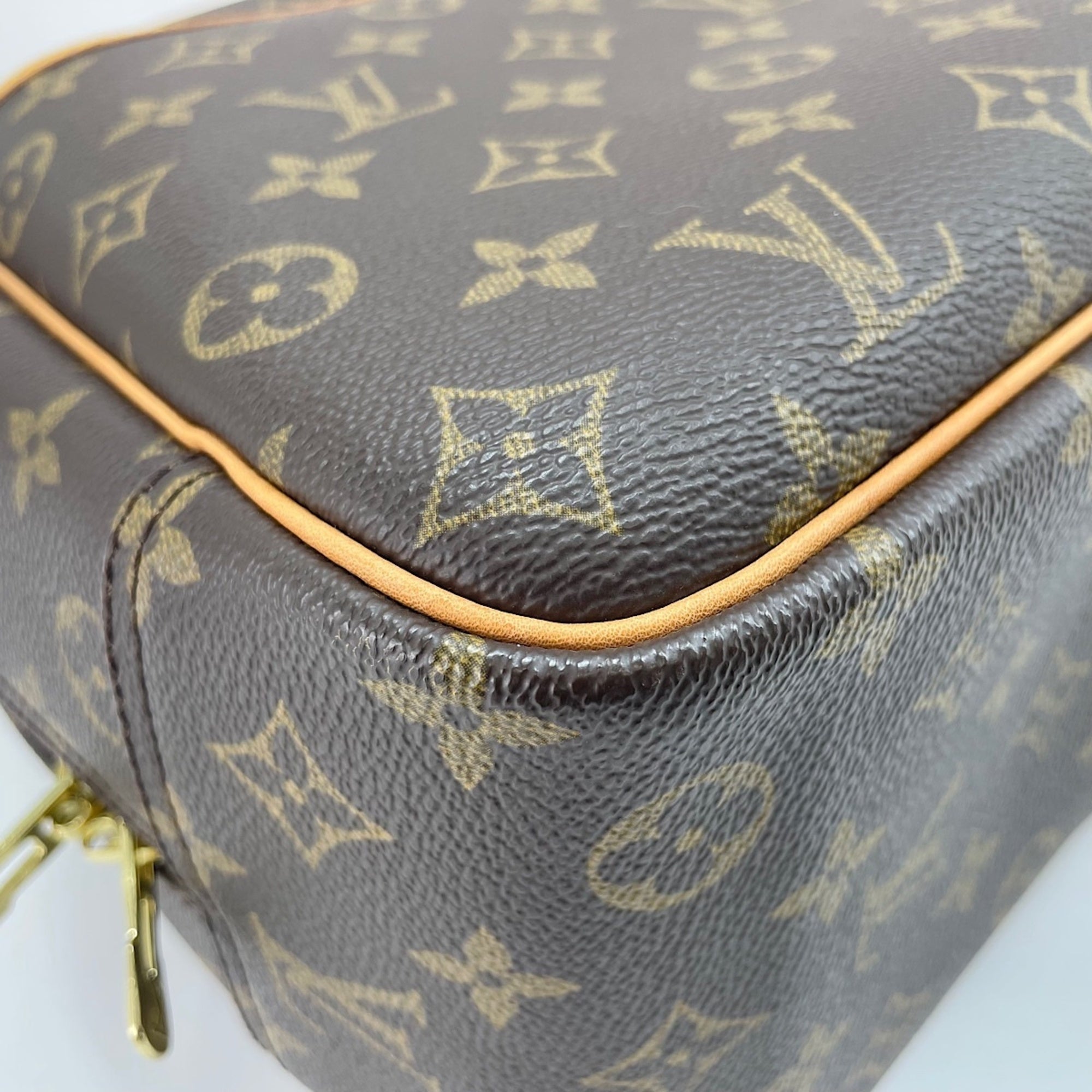Louis Vuitton Brown Handbag (Pre-Owned)
