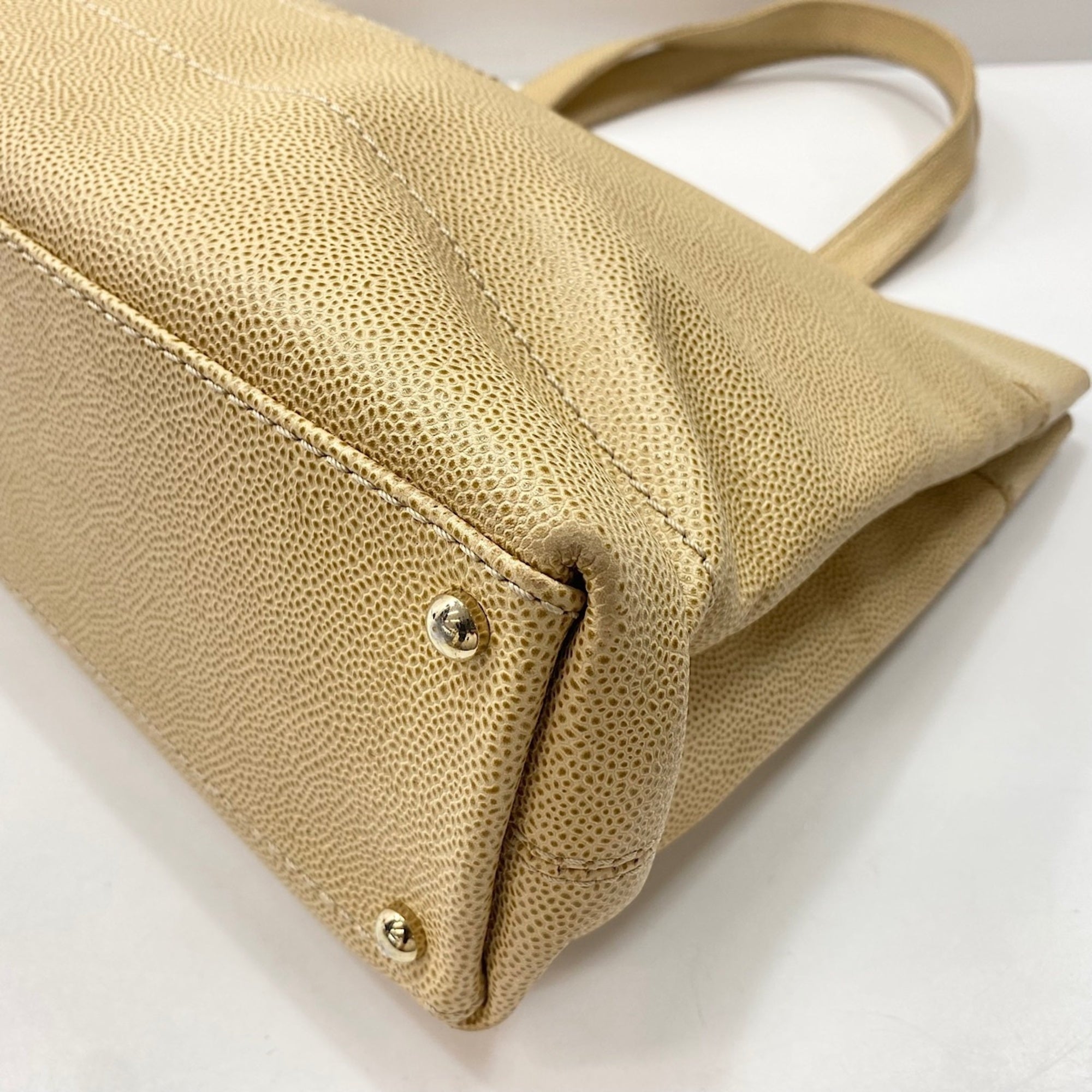 Chanel Beige Tote Bag (Pre-Owned)