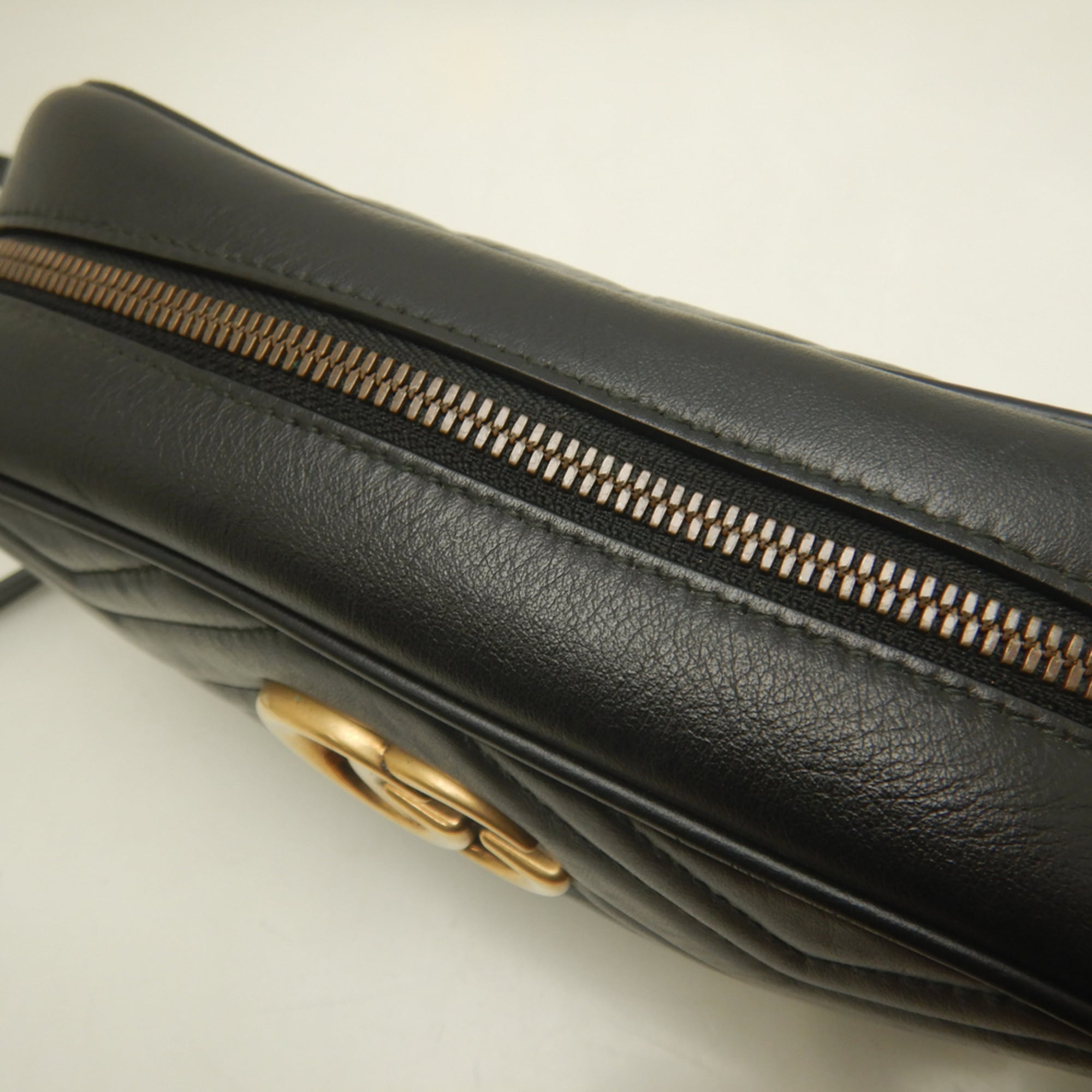 Gucci Black Leather Shoulder Bag (Pre-Owned)