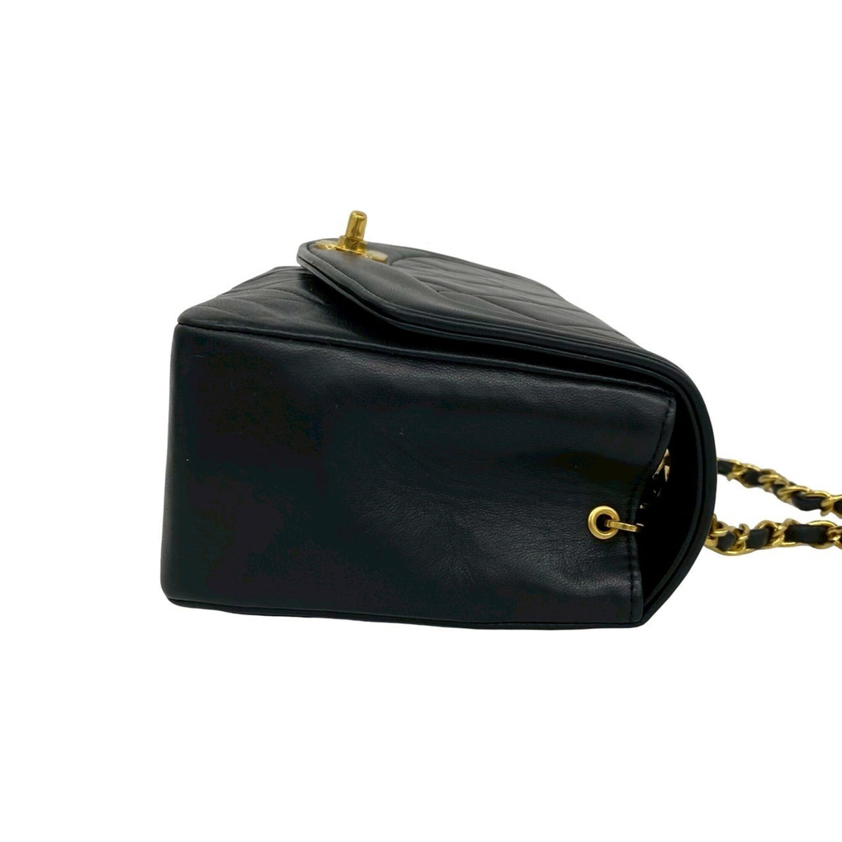 Chanel Black Leather Shoulder Bag (Pre-Owned)