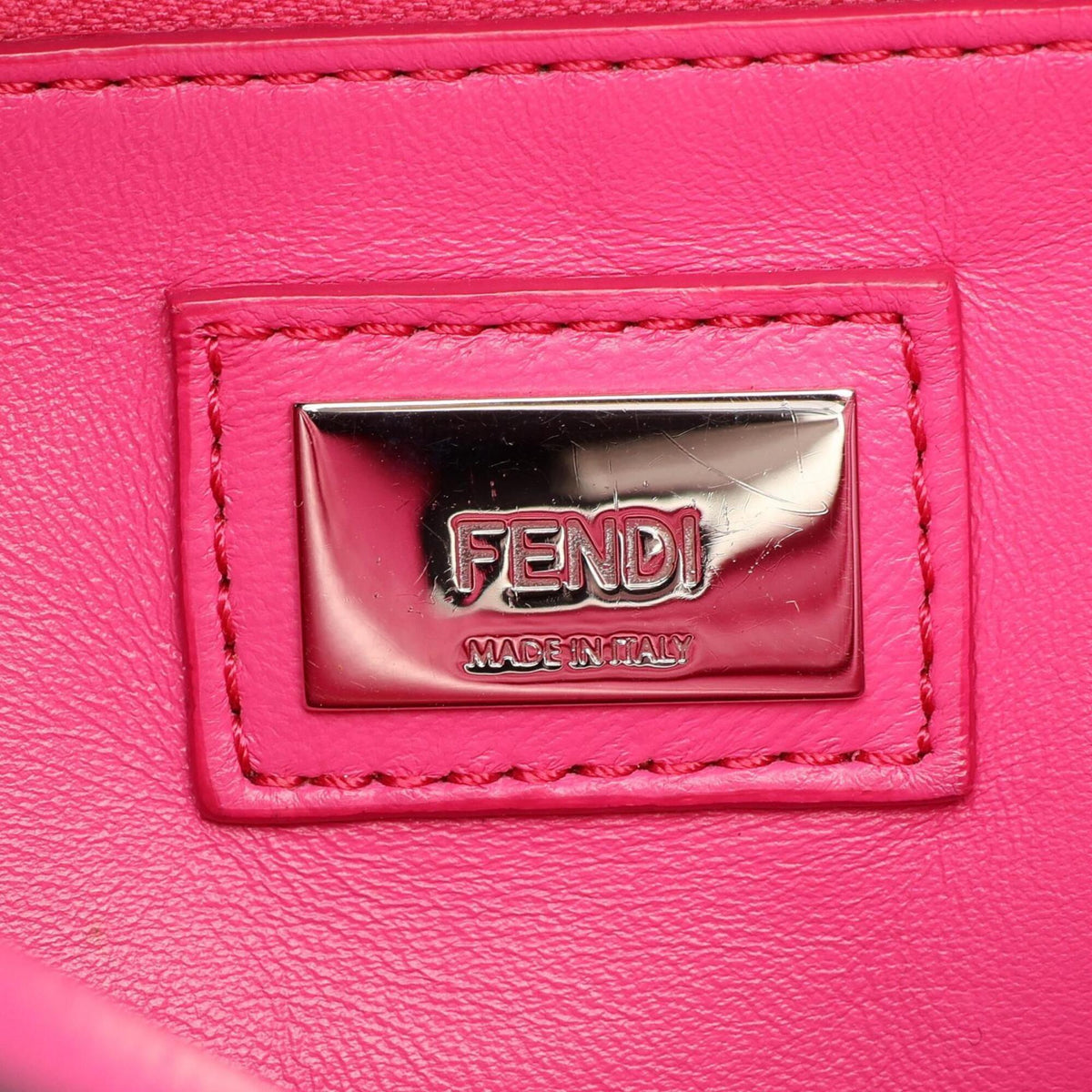 Fendi Pink Leather Handbag (Pre-Owned)