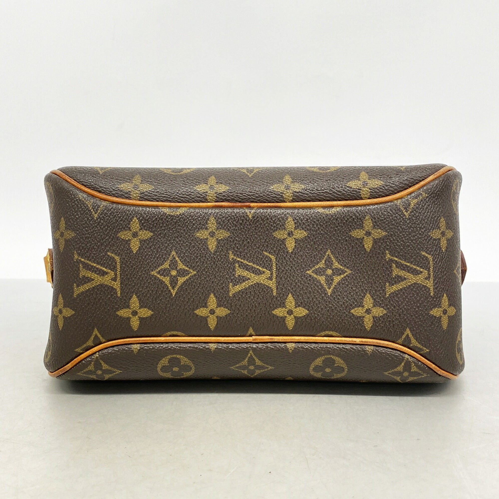 Louis Vuitton Brown Shoulder Bag (Pre-Owned)