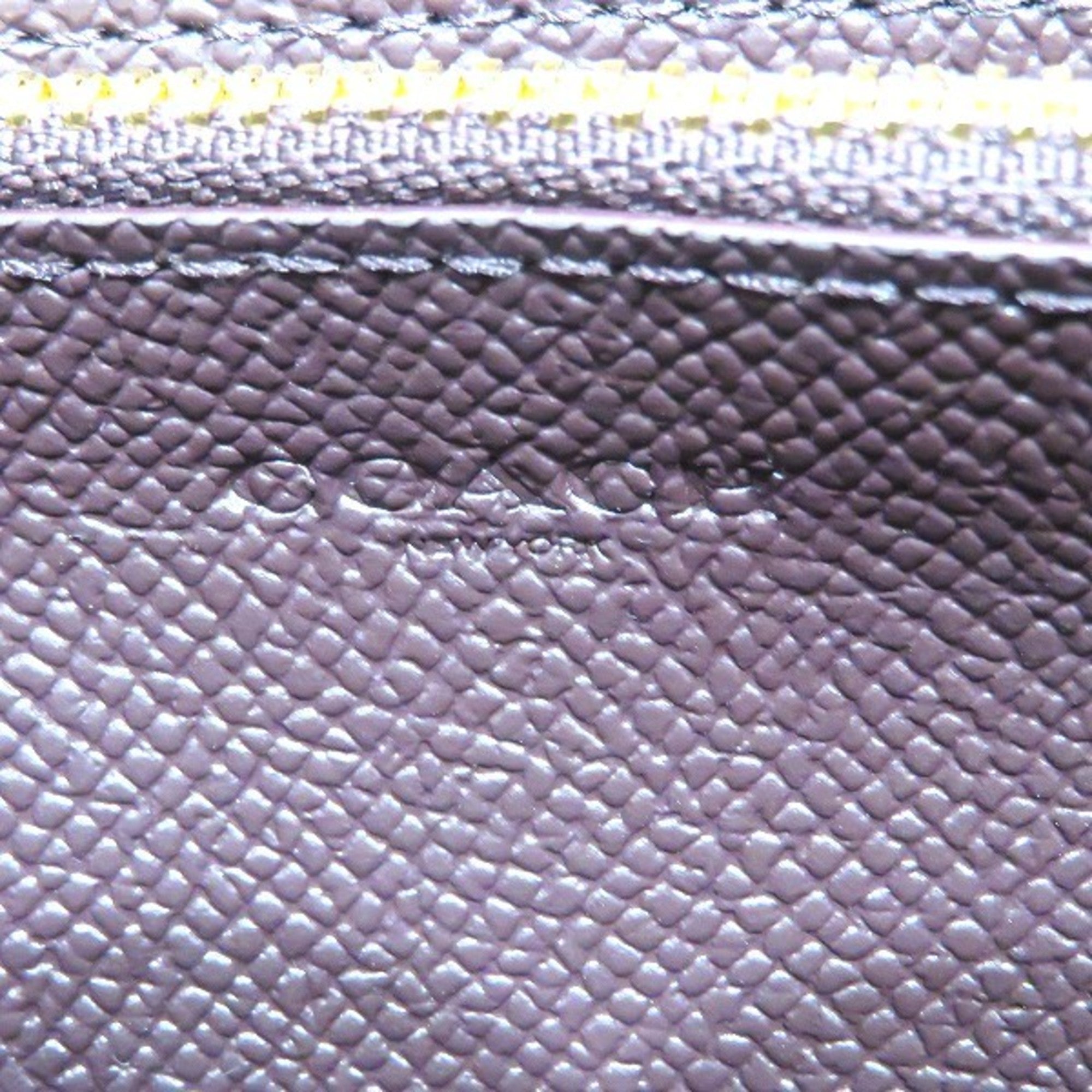 Coach Red Color Leather Long Wallet (Bi-Fold) (Pre-Owned)