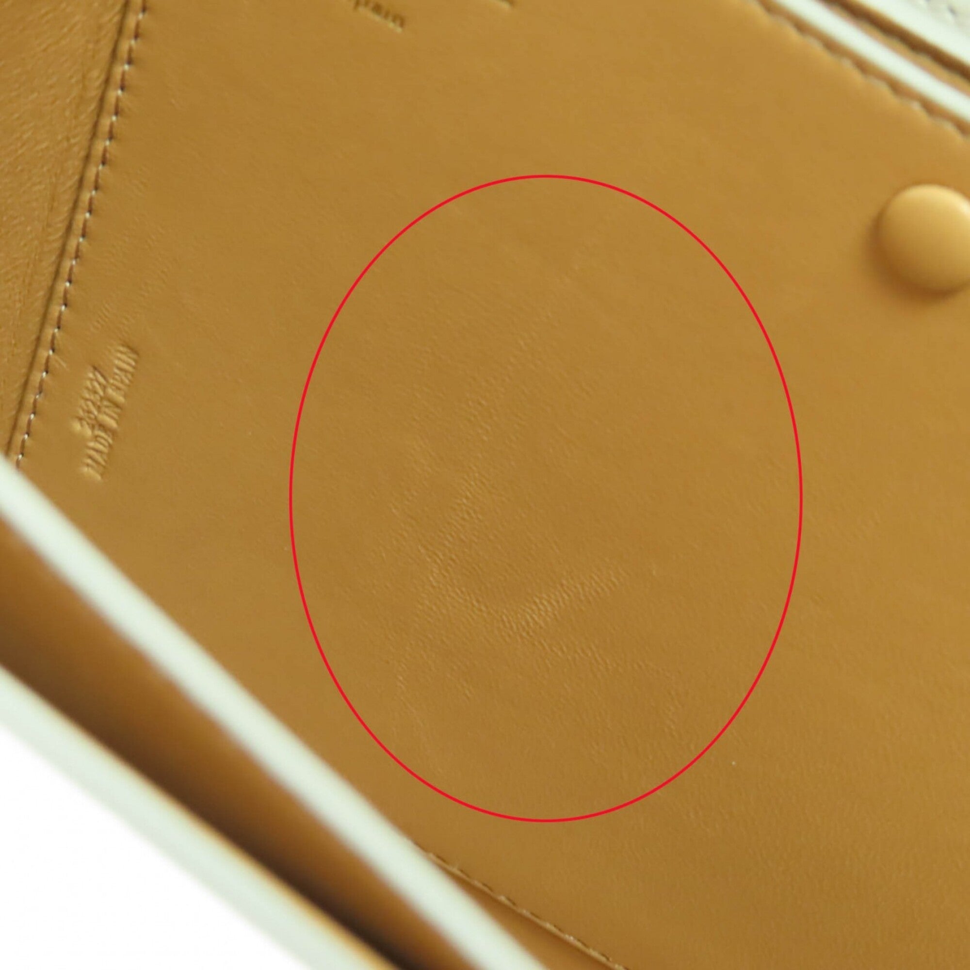 Loewe Gold Leather Shoulder Bag (Pre-Owned)