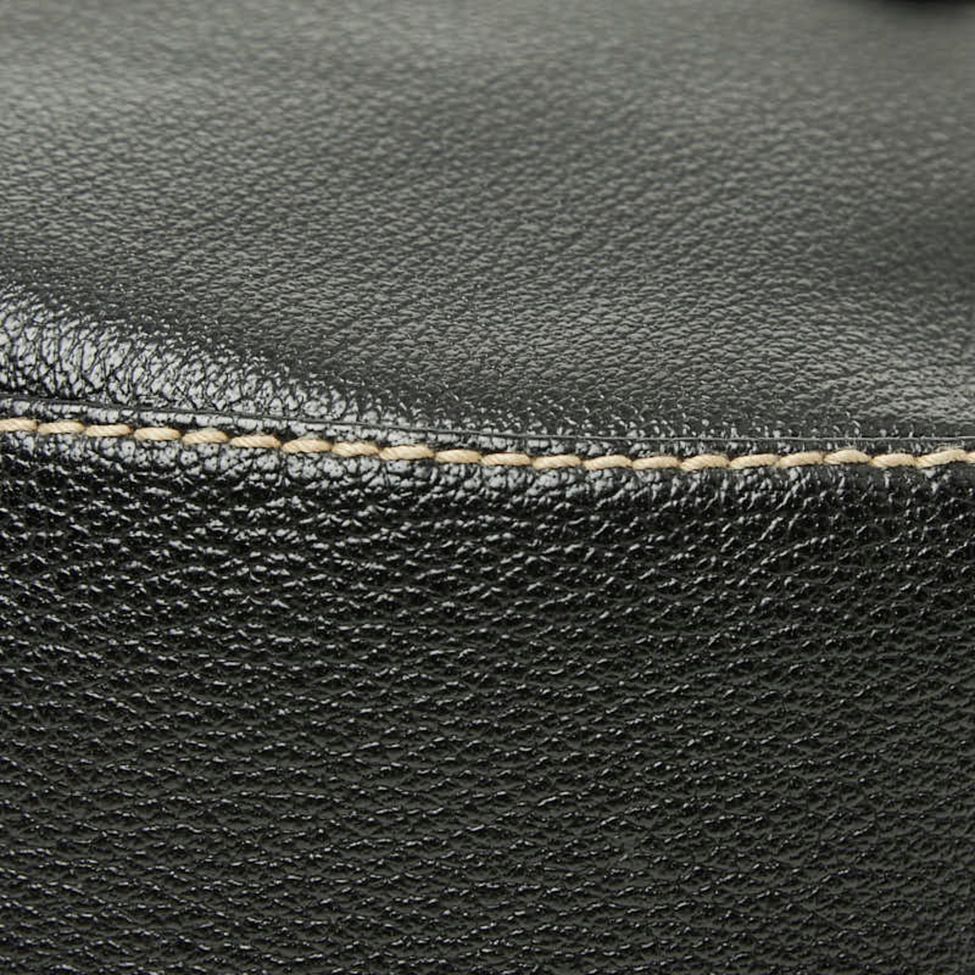 Bvlgari Black Leather Shoulder Bag (Pre-Owned)