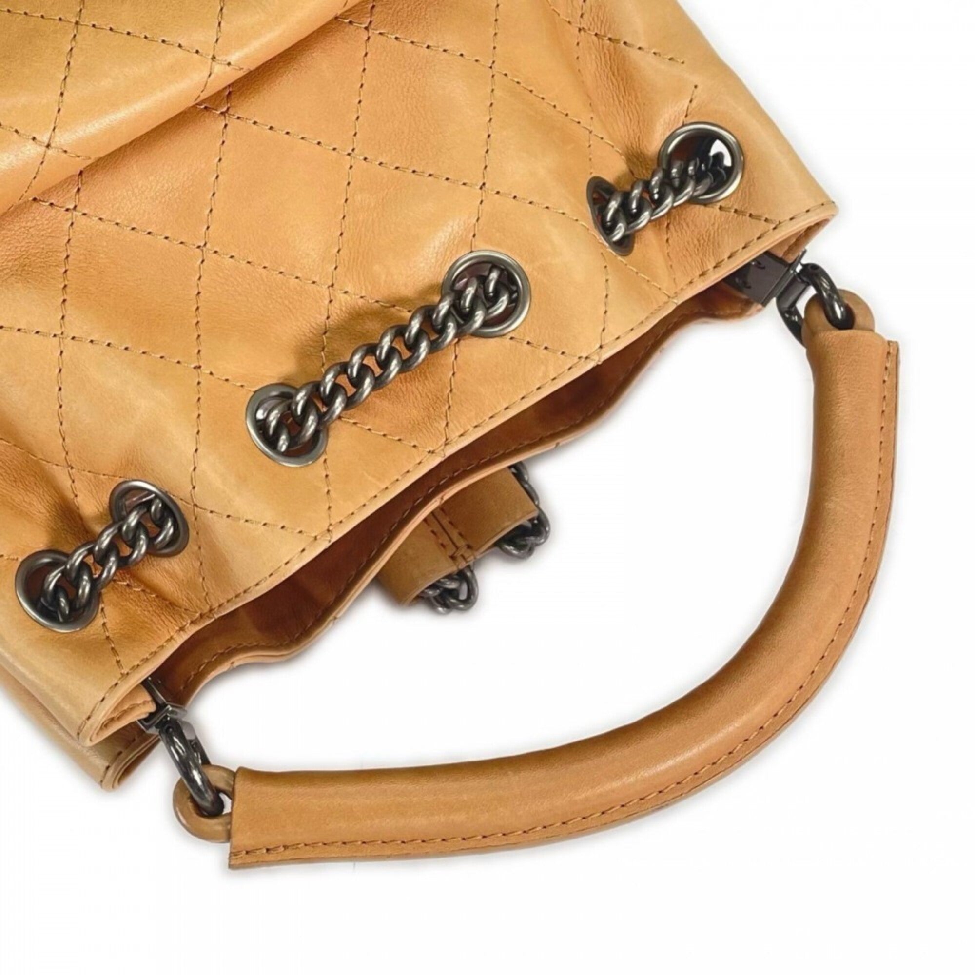 Chanel Beige Leather Handbag (Pre-Owned)