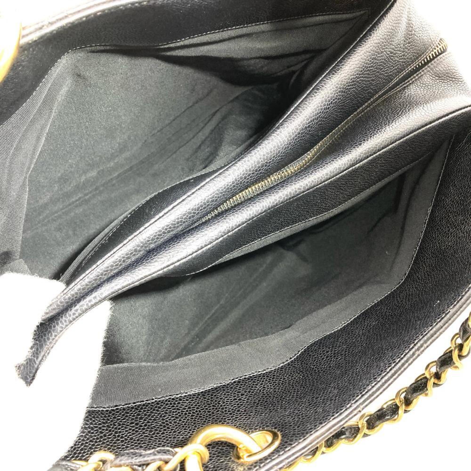 Chanel Black Grained Calfskin Shoulder Bag (Pre-Owned)