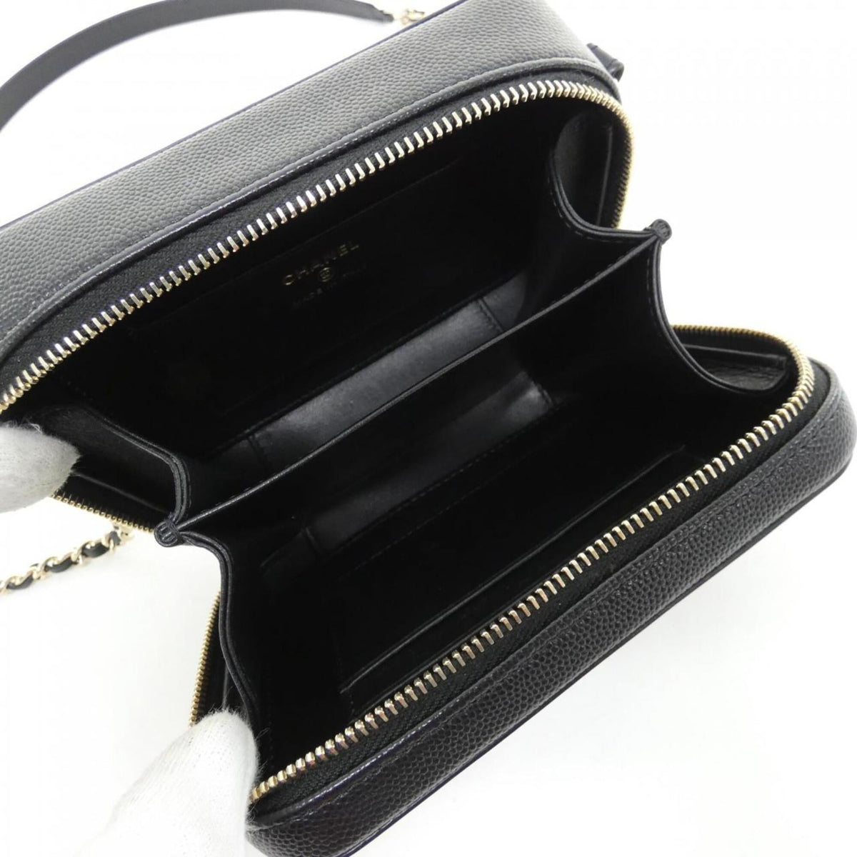 Chanel Black Grained Calfskin Shoulder Bag (Pre-Owned)