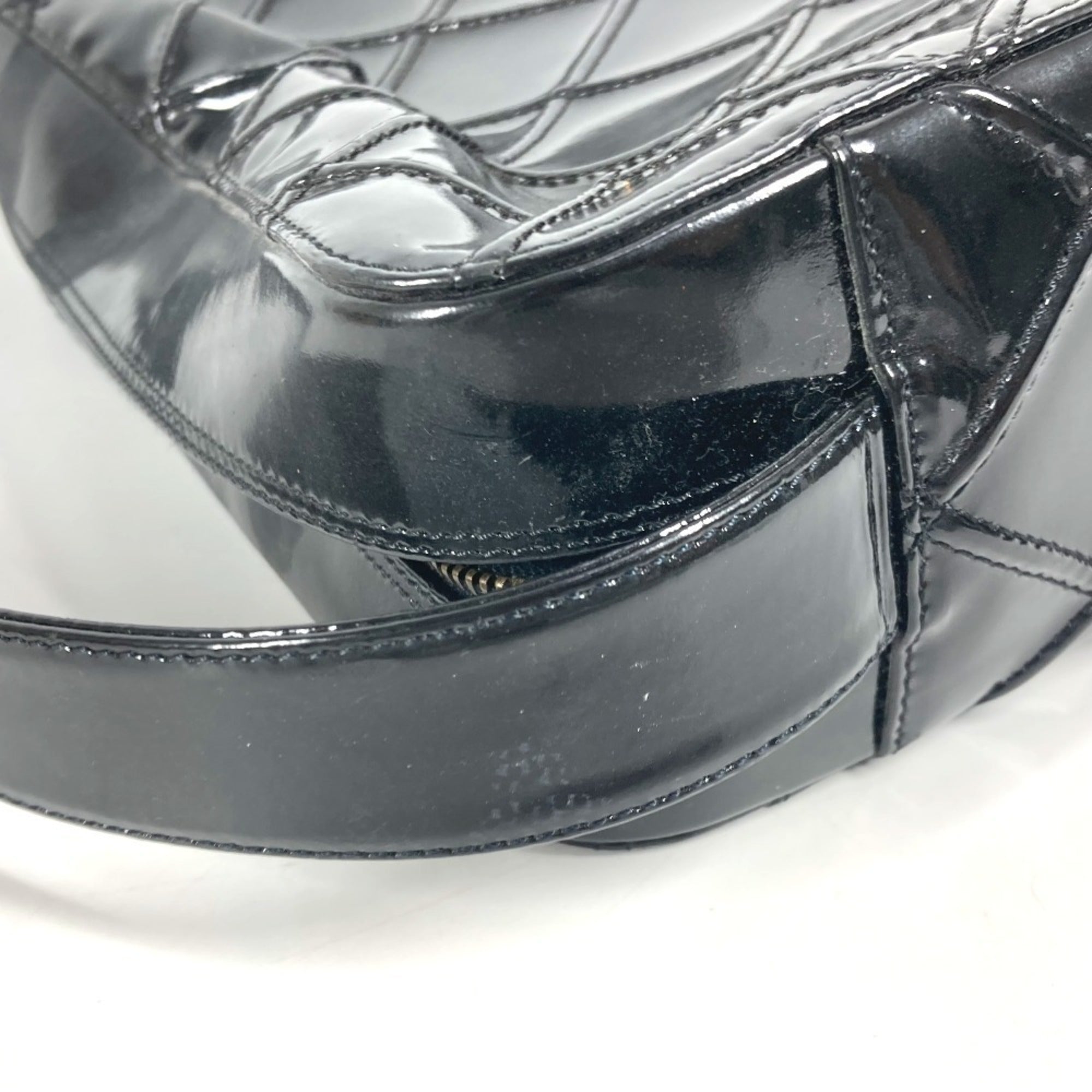 Chanel Black Patent Leather Handbag Shoulder Bag (Pre-Owned)