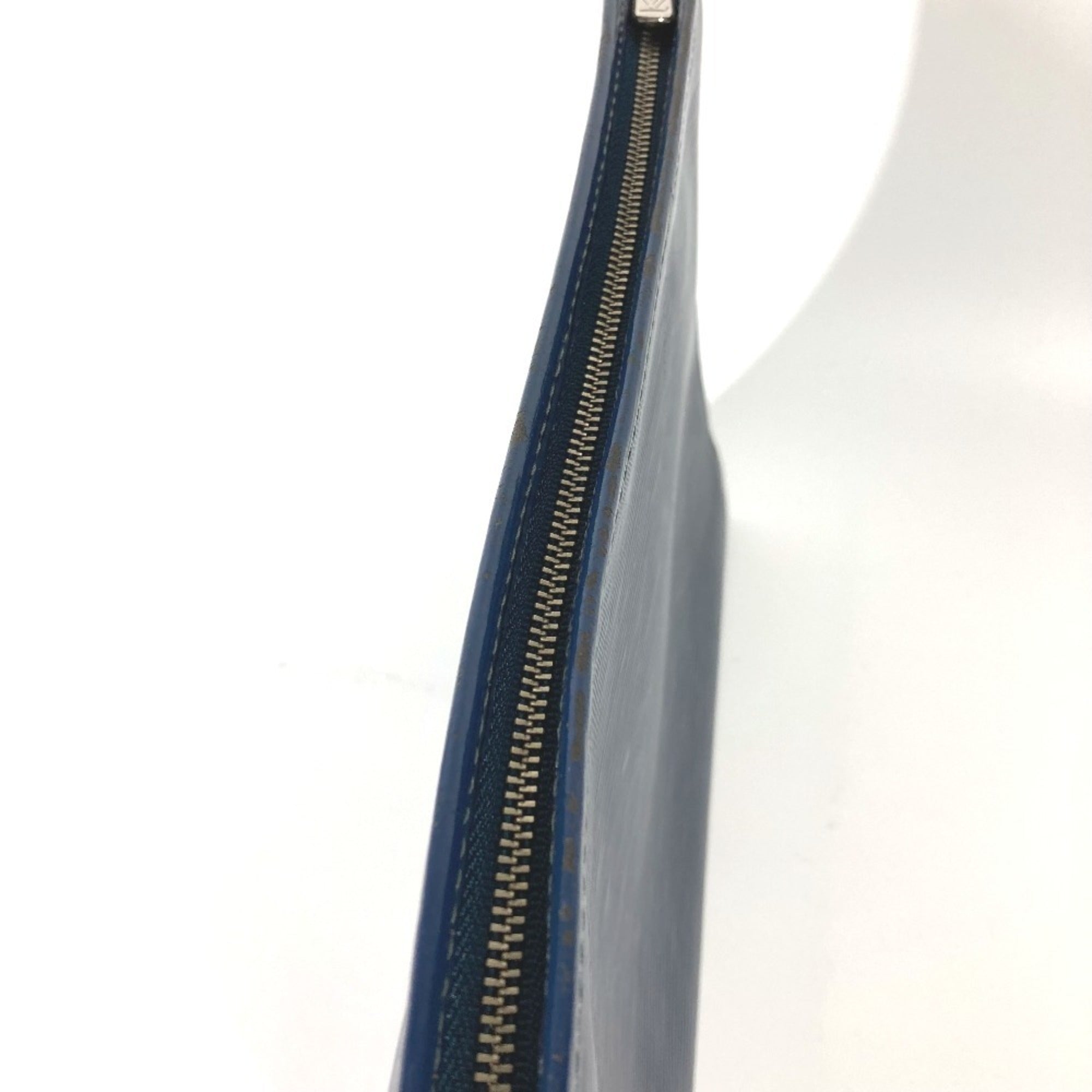 Louis Vuitton Epi Navy Epi Leather Pouch (Pre-Owned)