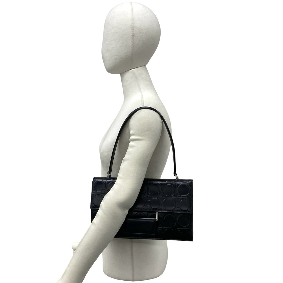 Salvatore Ferragamo Black Leather Handbag Shoulder Bag (Pre-Owned)