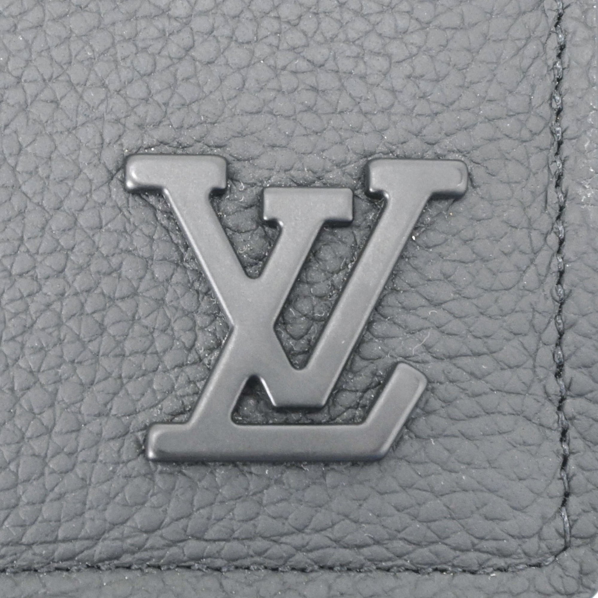 Louis Vuitton Black Leather Wallet (Bi-Fold) (Pre-Owned)