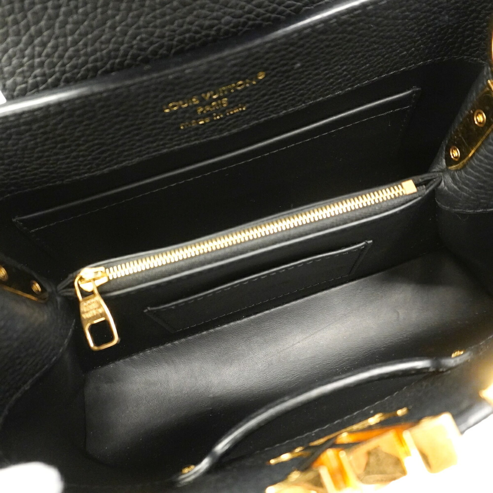 Louis Vuitton Black Handbag (Pre-Owned)