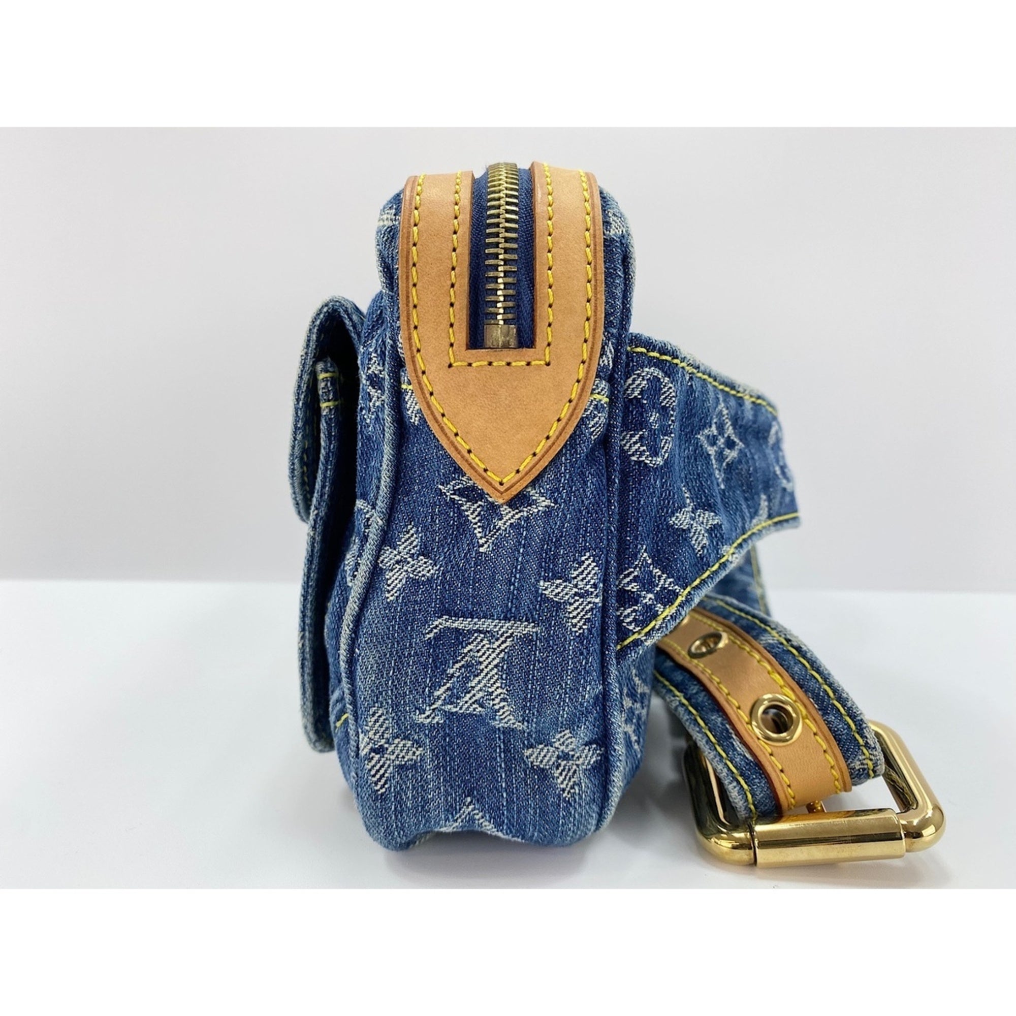 Louis Vuitton Blue Monogram Denim Shoulder Bag (Pre-Owned)