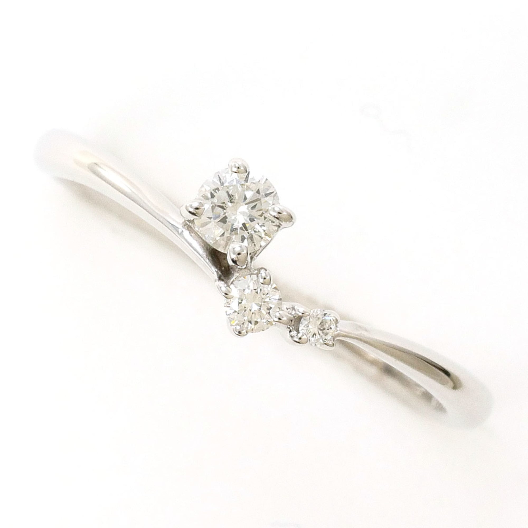 Unbranded White Gold White Gold (10K) Band Ring (Pre-Owned)
