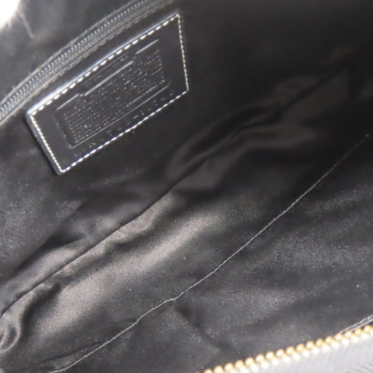 Coach Black Leather Shoulder Bag (Pre-Owned)