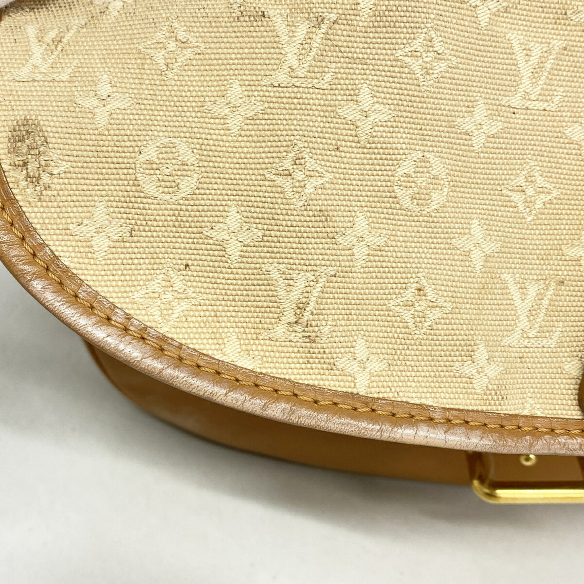 Louis Vuitton Beige Shoulder Bag (Pre-Owned)