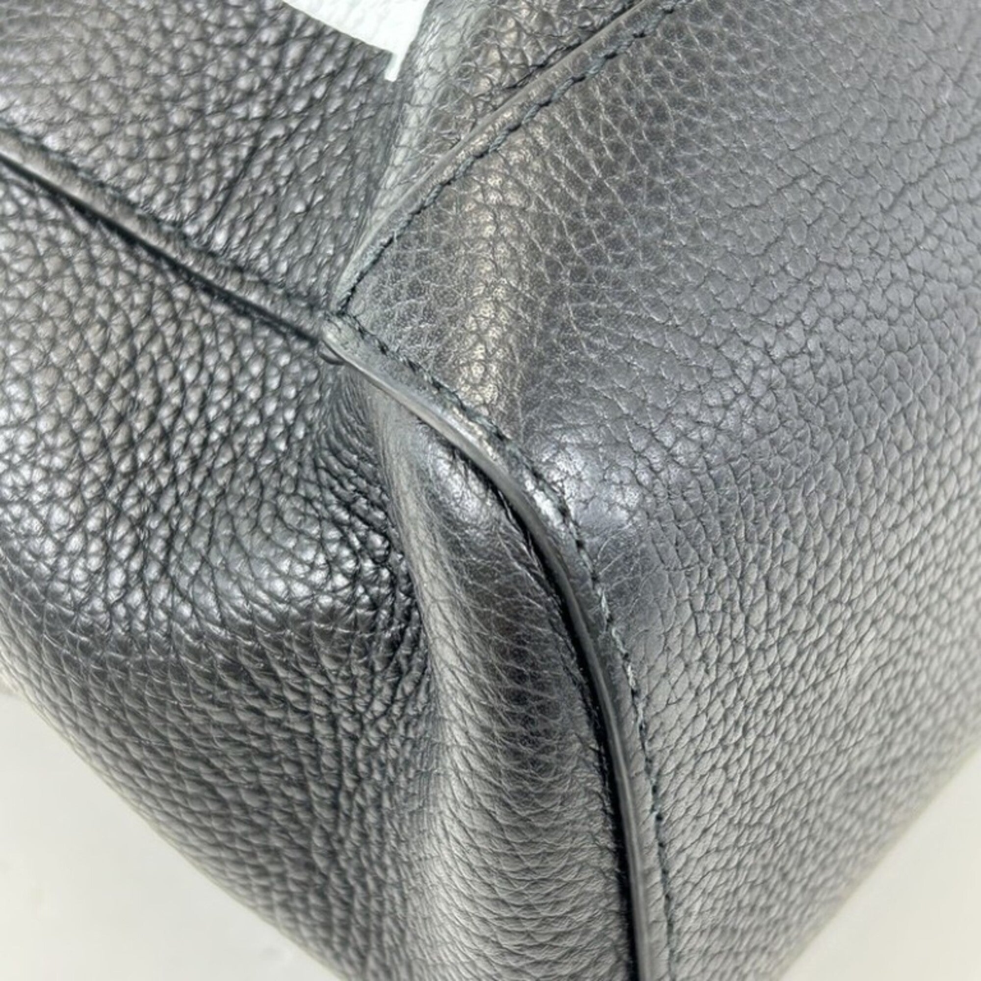 Bvlgari Black Leather Handbag Tote Bag (Pre-Owned)
