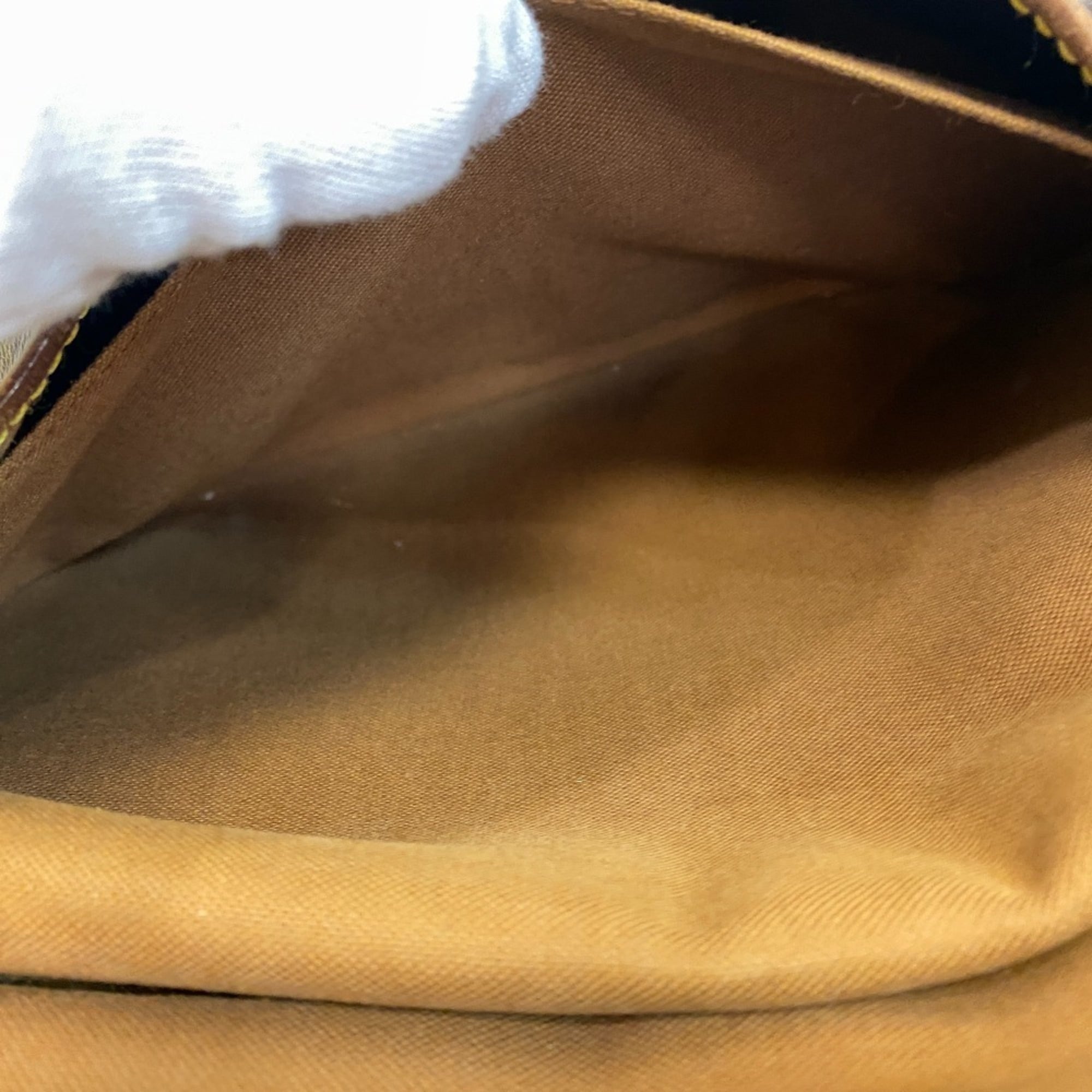 Louis Vuitton Brown Leather Shoulder Bag (Pre-Owned)