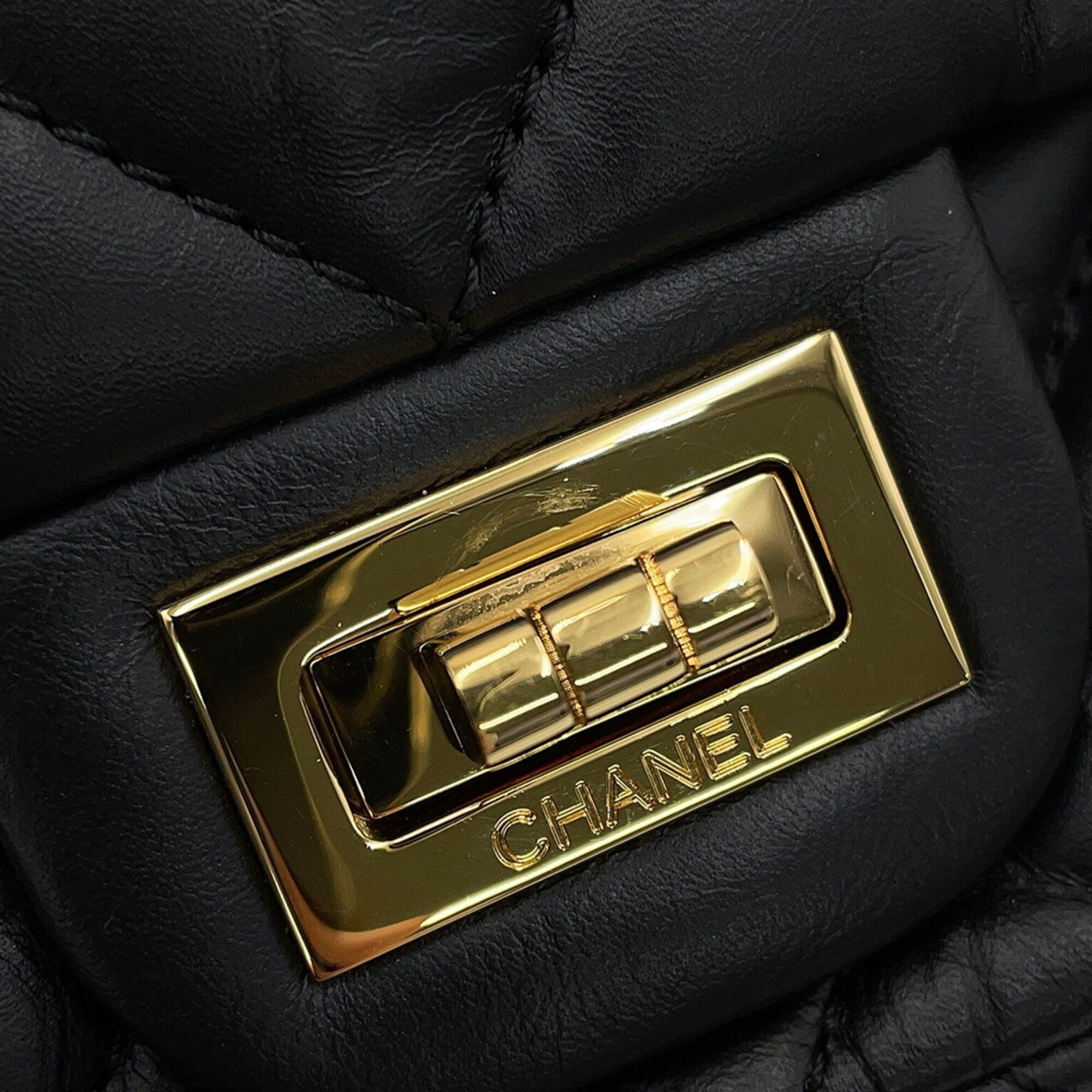 Chanel Matelasse Black Leather Handbag Shoulder Bag (Pre-Owned)