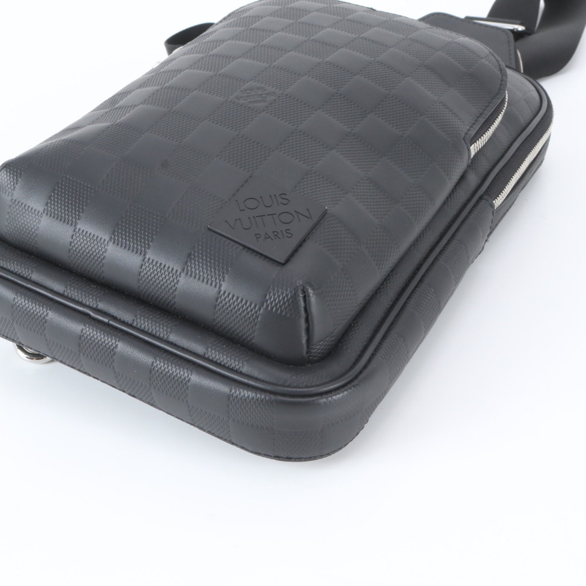 Louis Vuitton Onyx Leather Sling Bag (Pre-Owned)