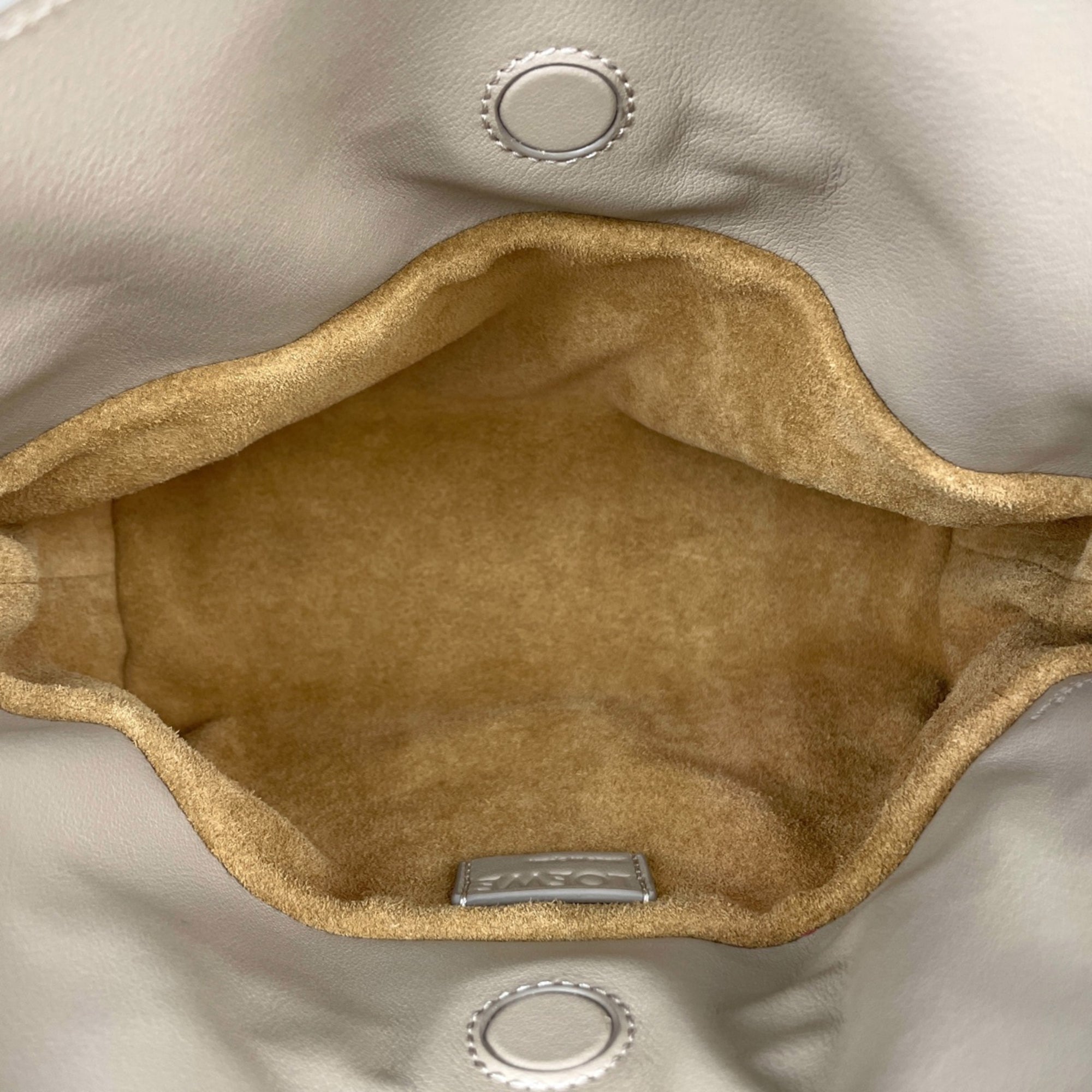 Loewe Beige Sand Leather Pouch (Pre-Owned)